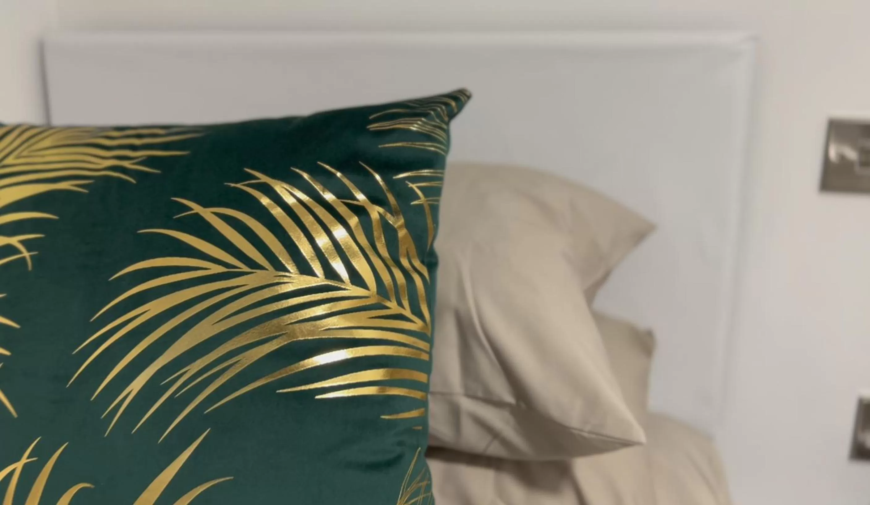 Bed in Tumbleweed Cottage