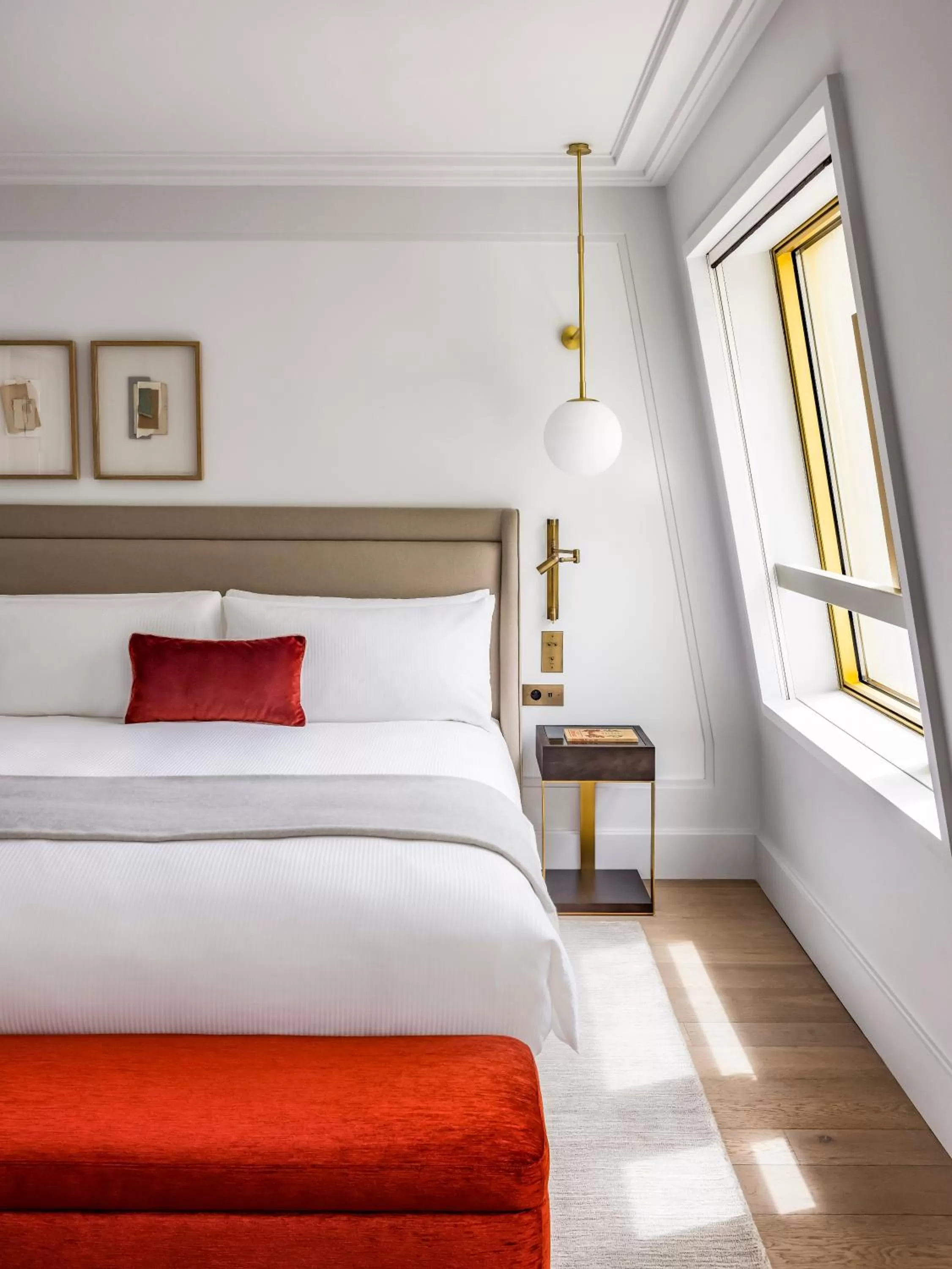 Photo of the whole room, Bed in Kimpton - St Honoré Paris by IHG