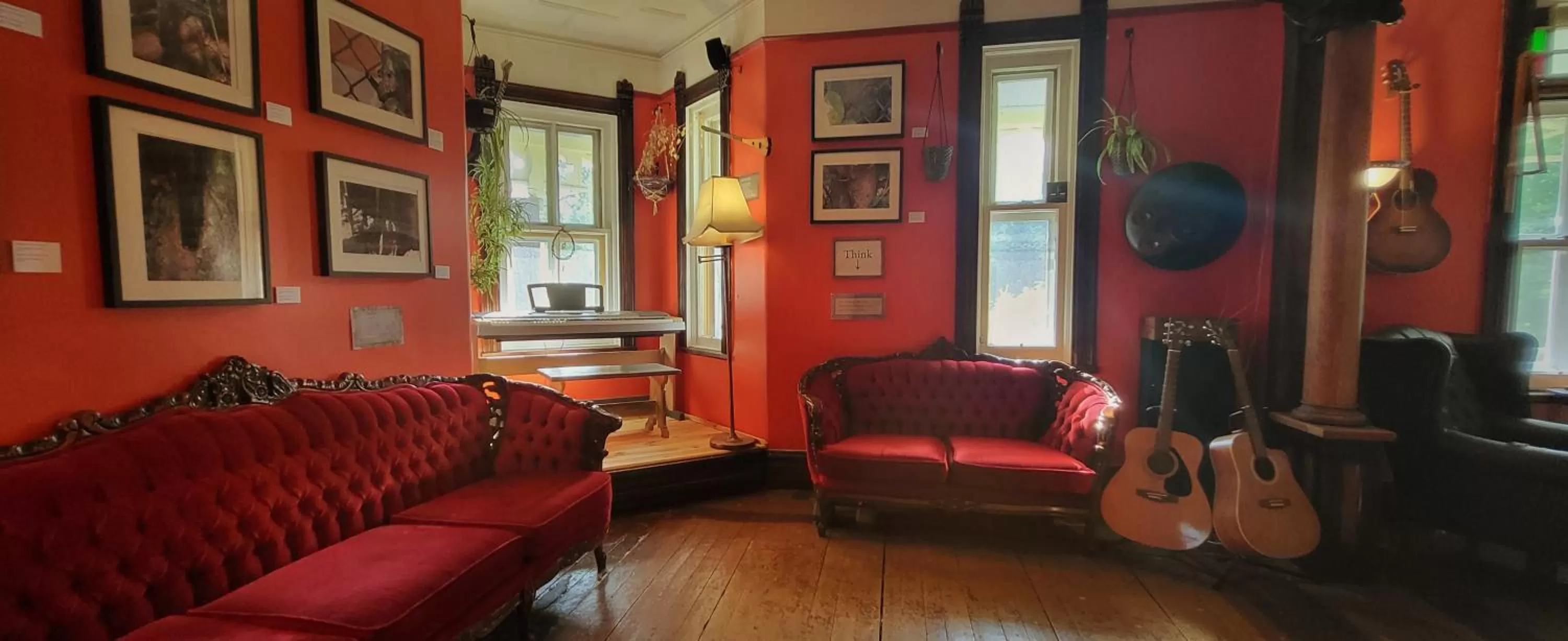 Living room in Le Salon des Inconnus