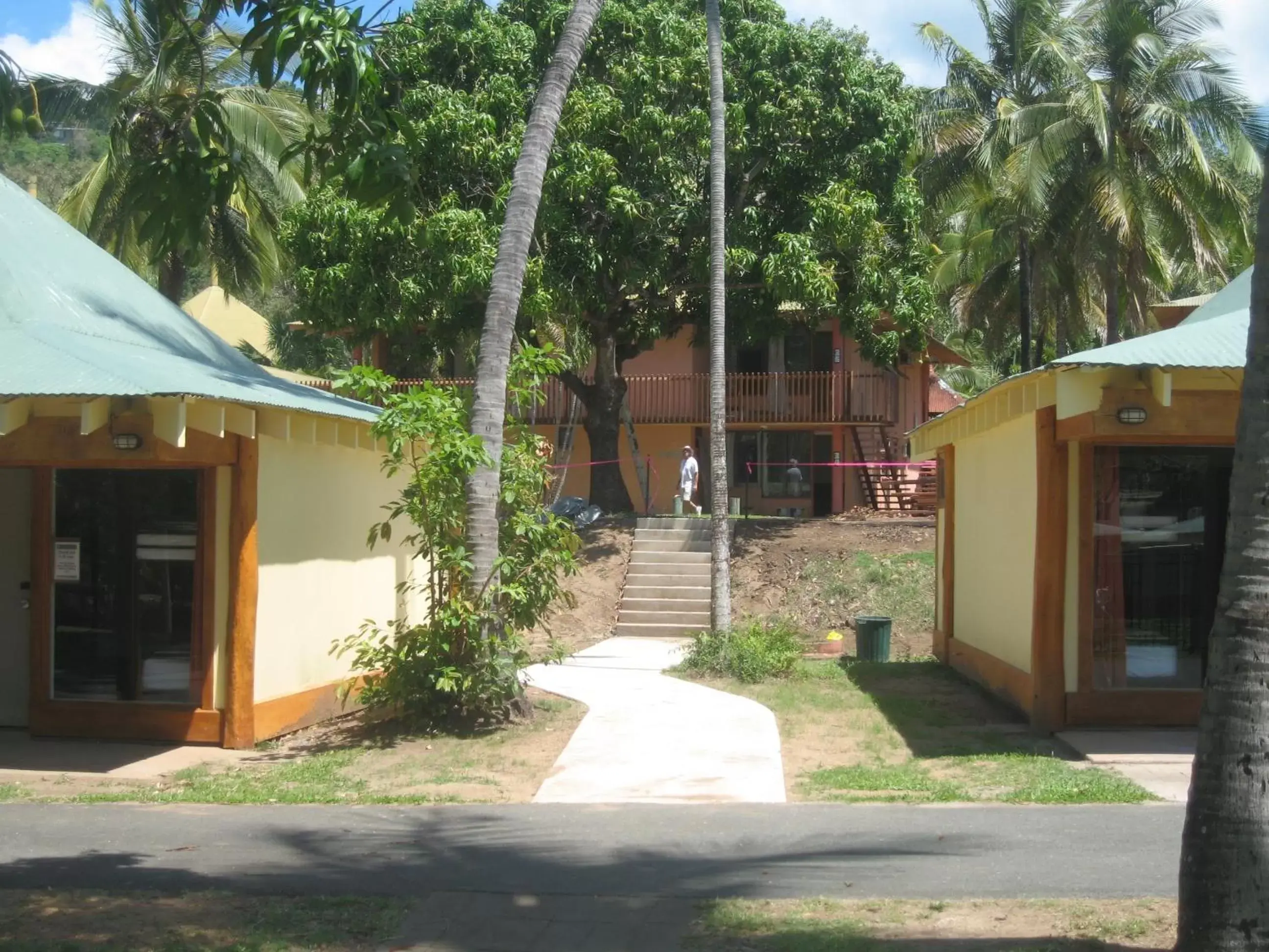 Property building in Nomads Airlie Beach Hotel