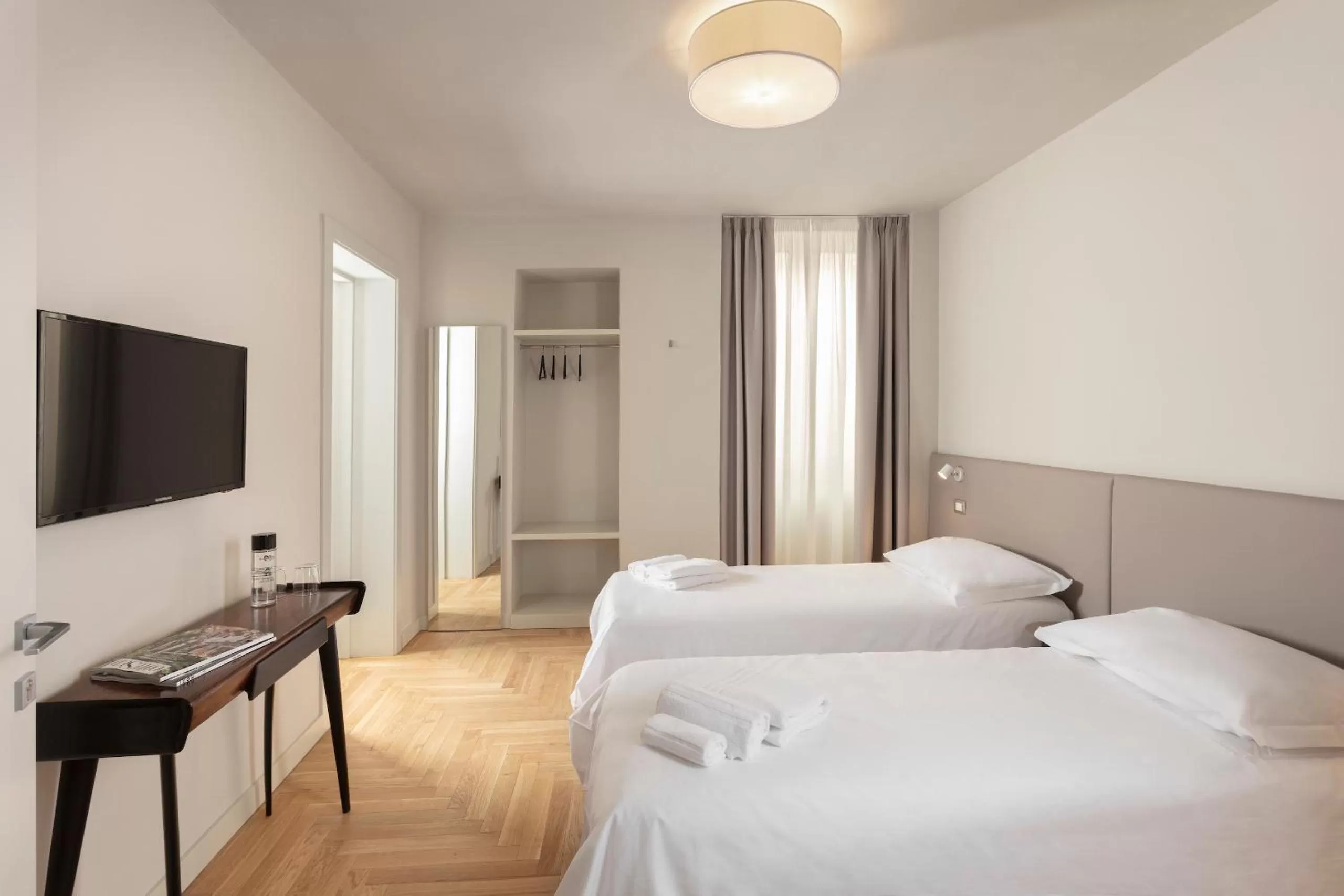 TV and multimedia, TV/Entertainment Center in Palazzo dei Tolomei