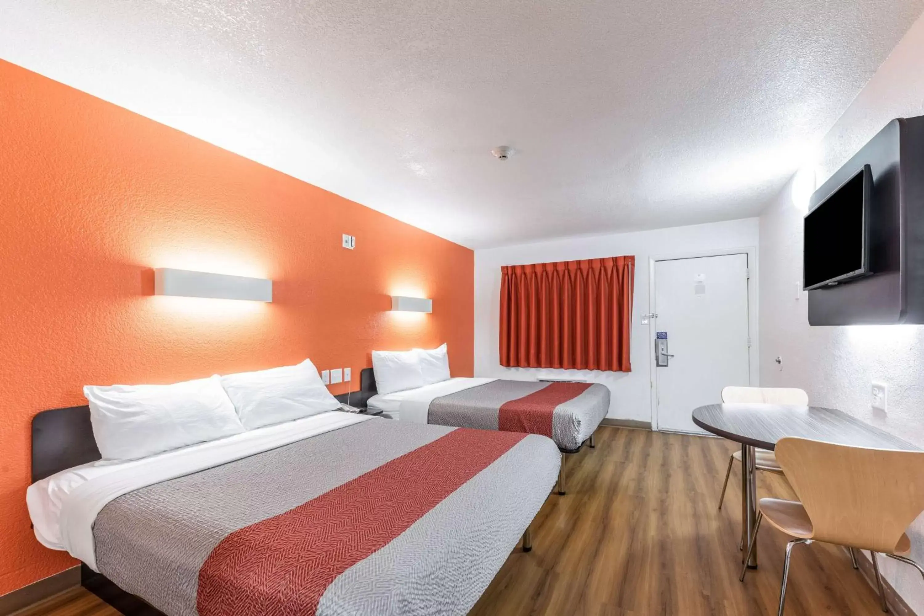 Bedroom, Bed in Motel 6-North Richland Hills, TX