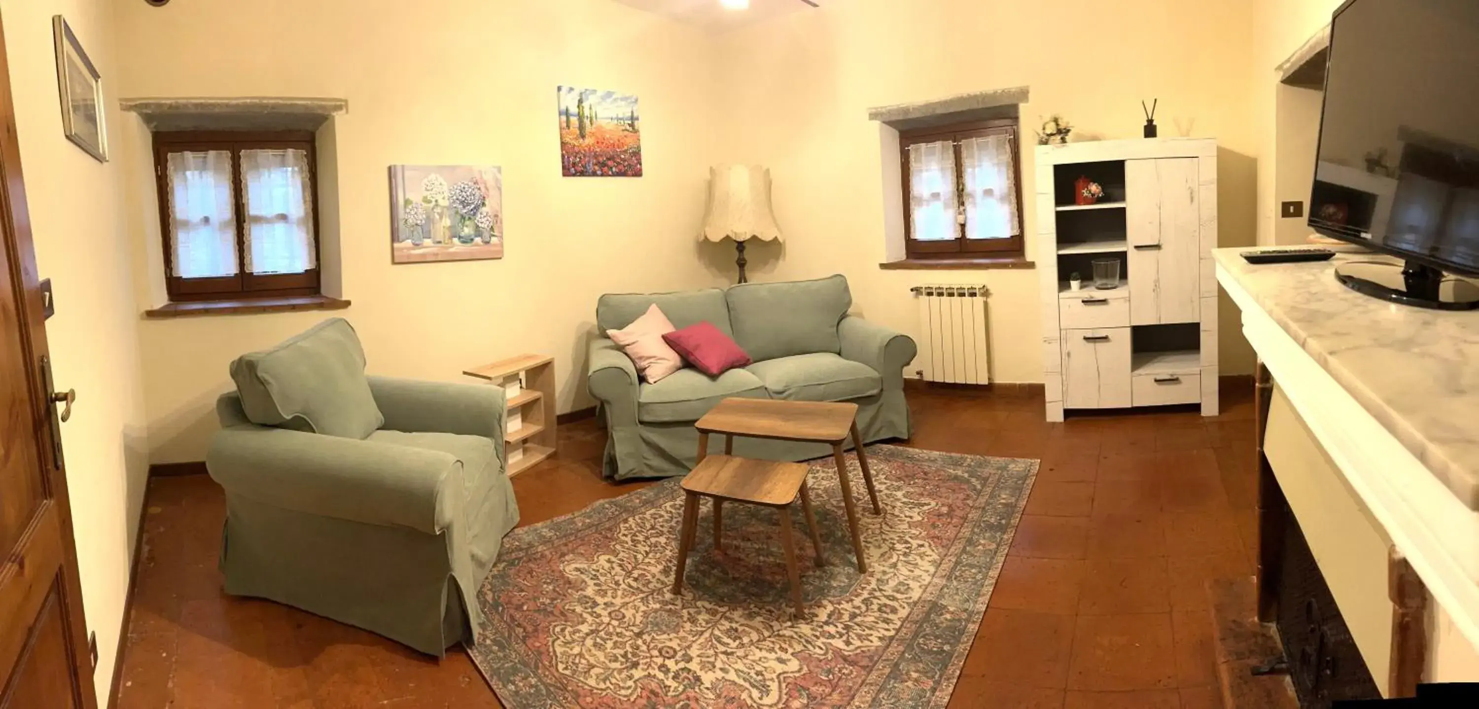 TV and multimedia, Seating Area in Villa Schiatti