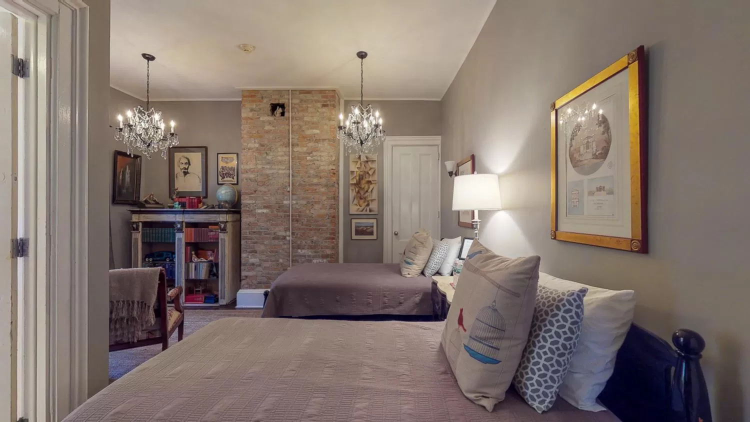 Bed in Gardner Farm Inn