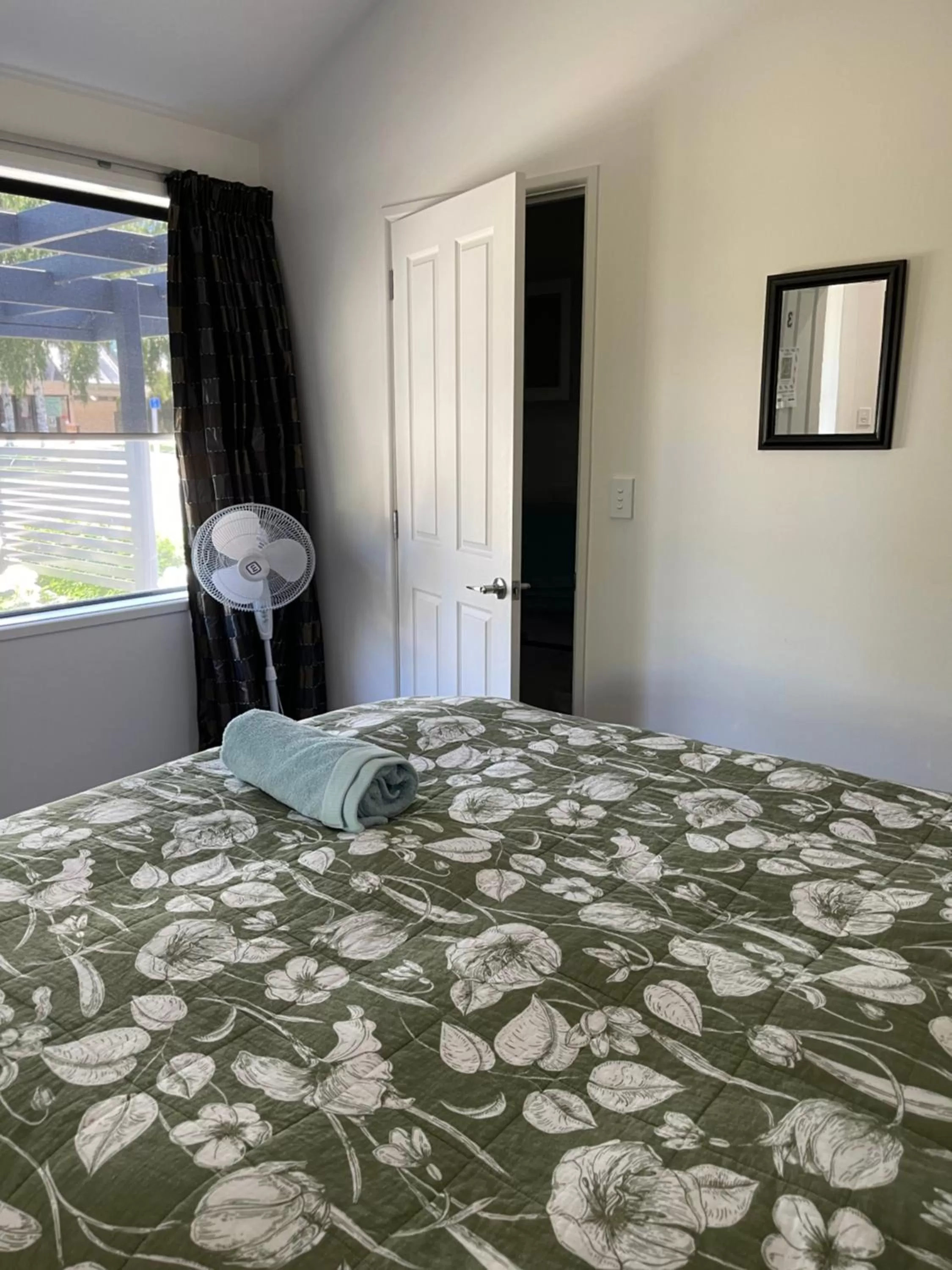 Bed in Cromwell Getaway