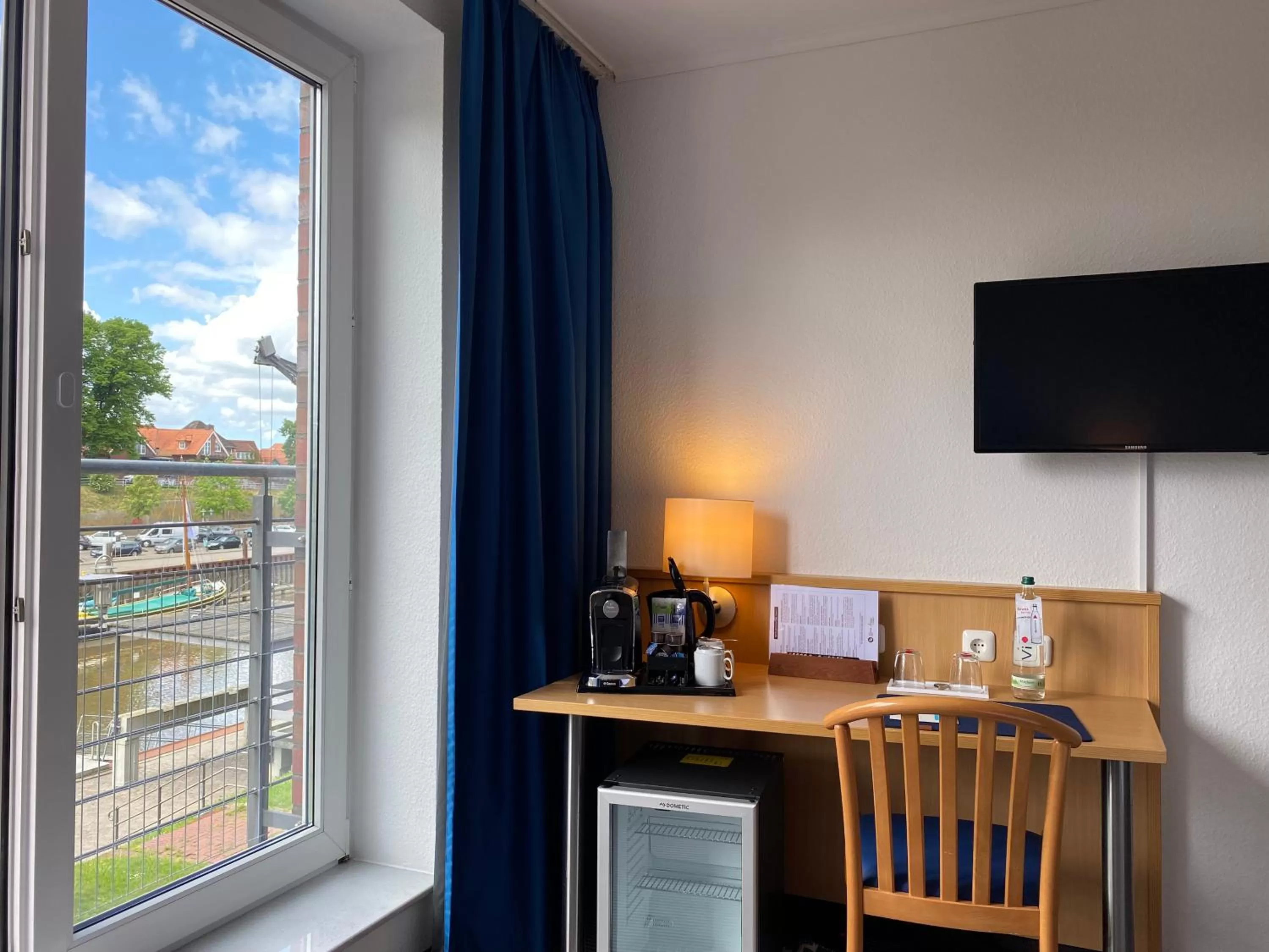 Photo of the whole room in Hotel Stadthafen Stade