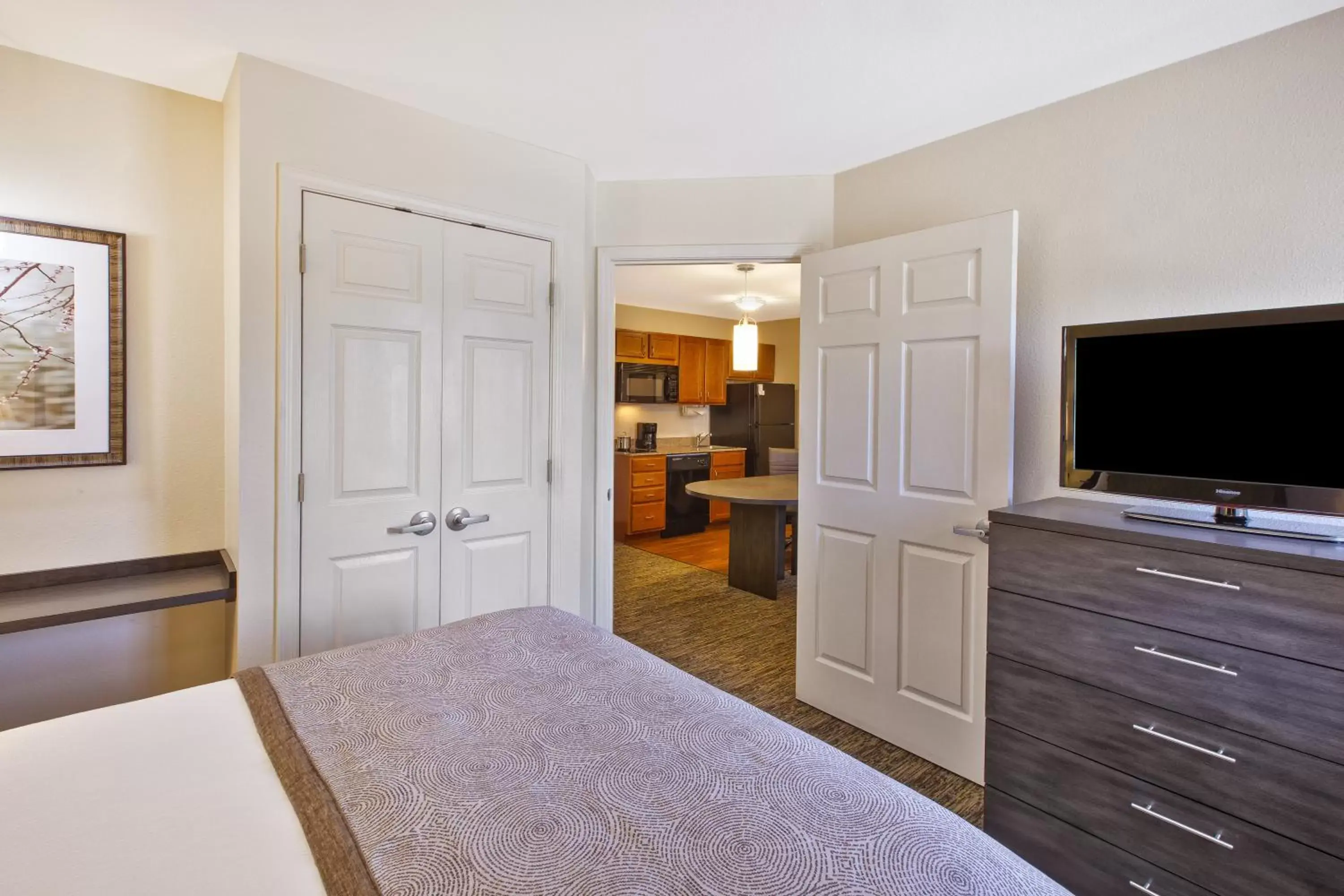 Photo of the whole room, Bed in Candlewood Suites Indianapolis Airport, an IHG Hotel