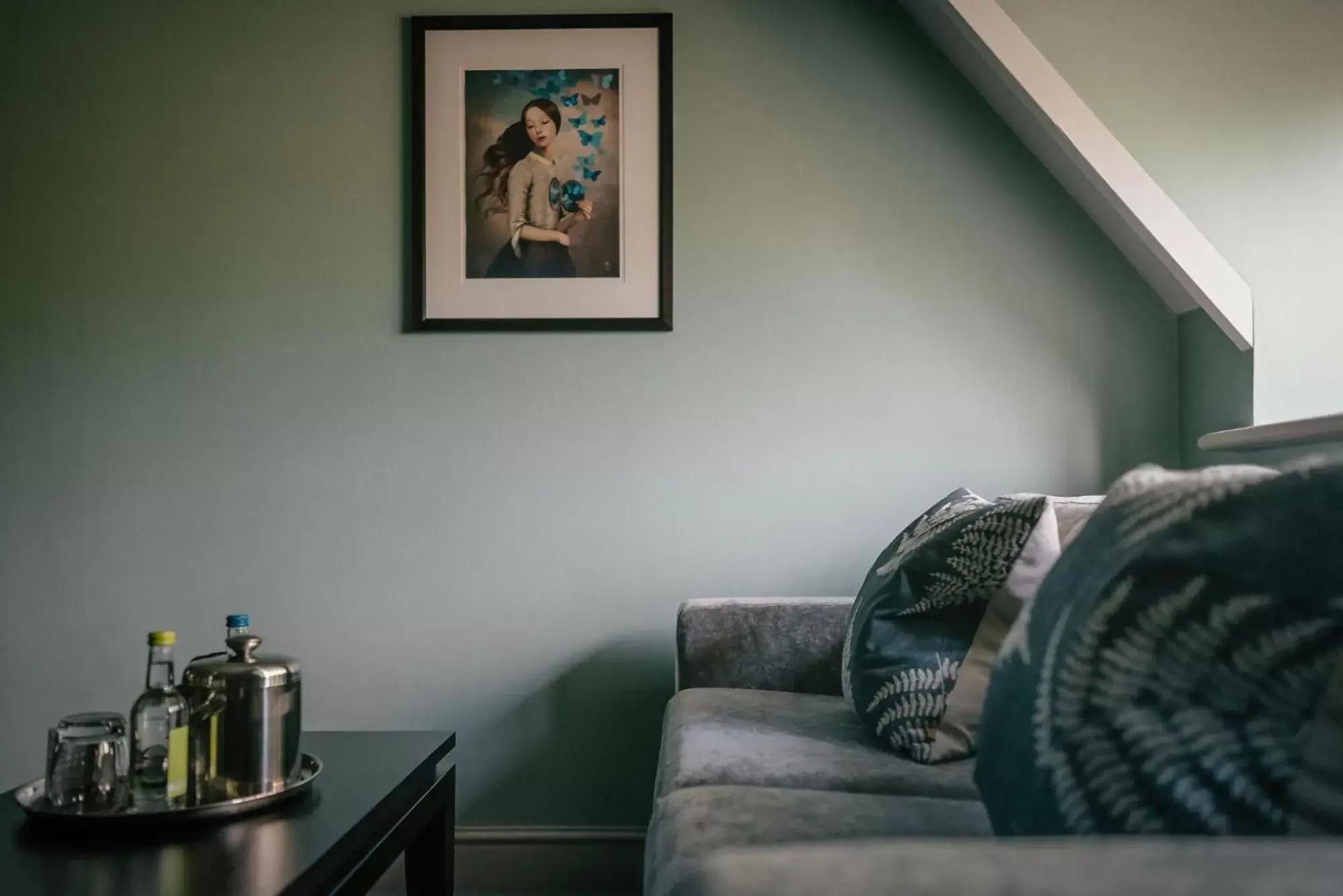 Bedroom, Seating Area in Hogarths Stone Manor