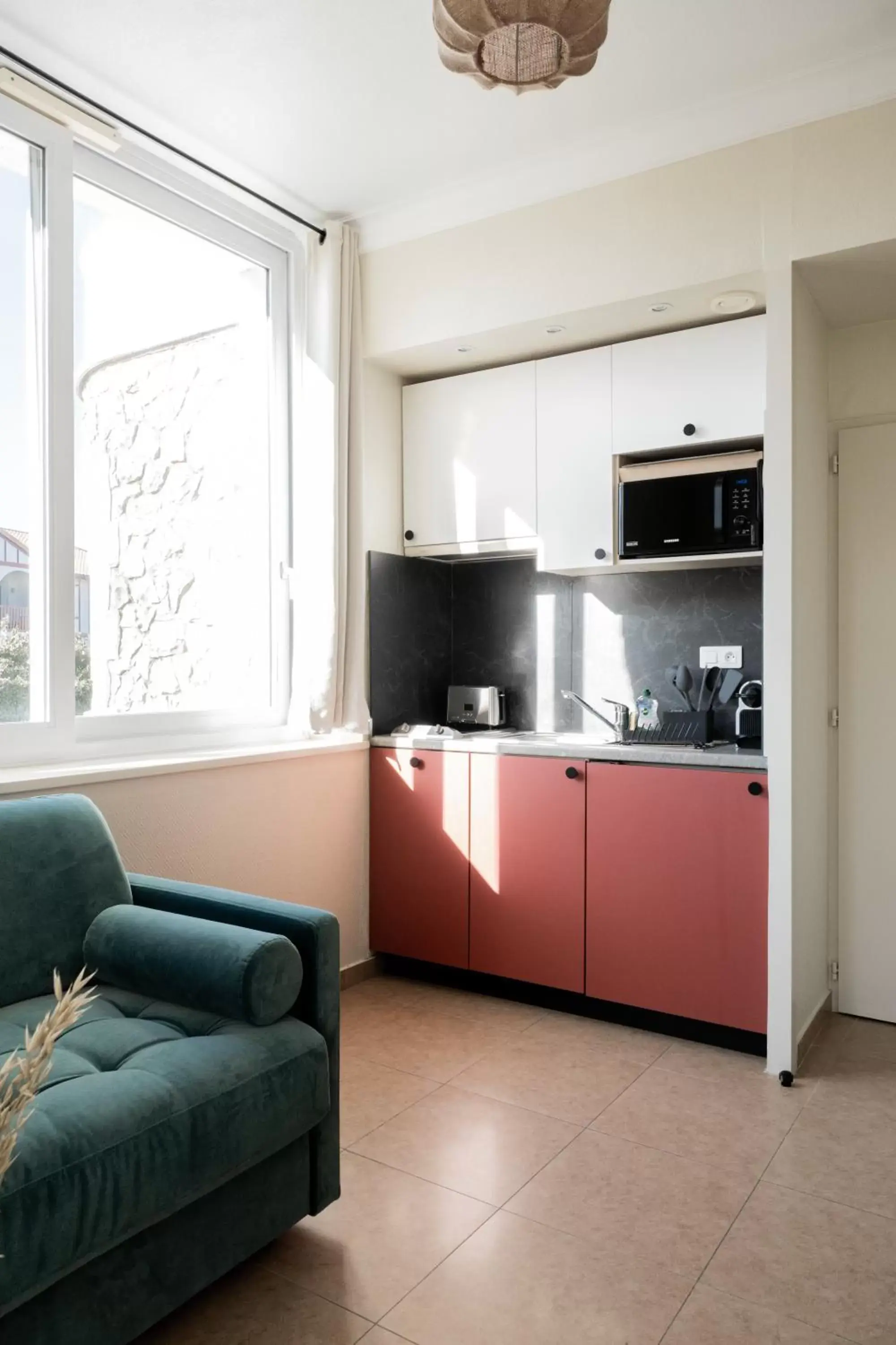 Kitchen/Kitchenette in Résidence Chateau d'Acotz - Avec piscine à 600m des plages à Saint-Jean-de-Luz