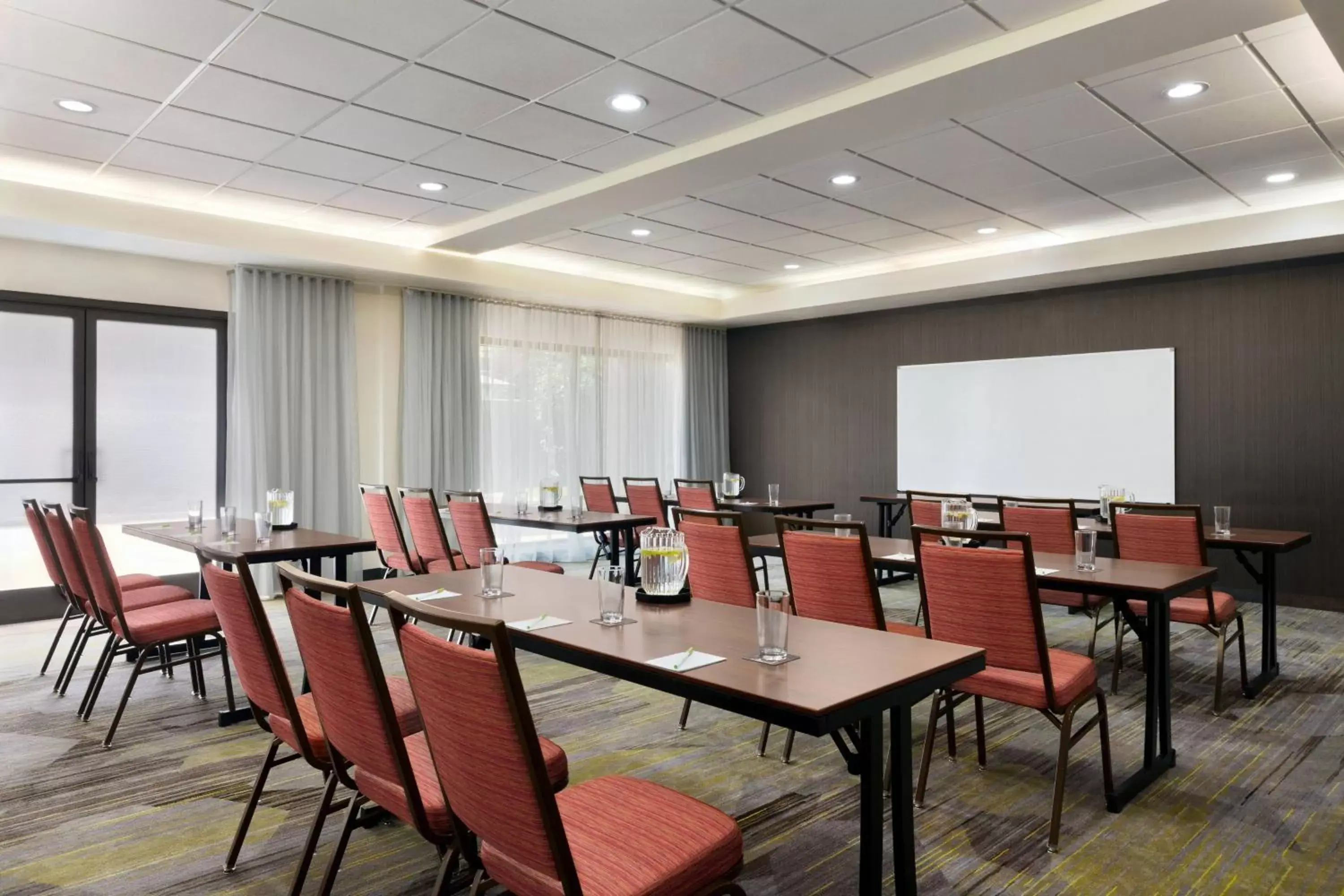 Meeting/conference room in Courtyard by Marriott Tulsa Central