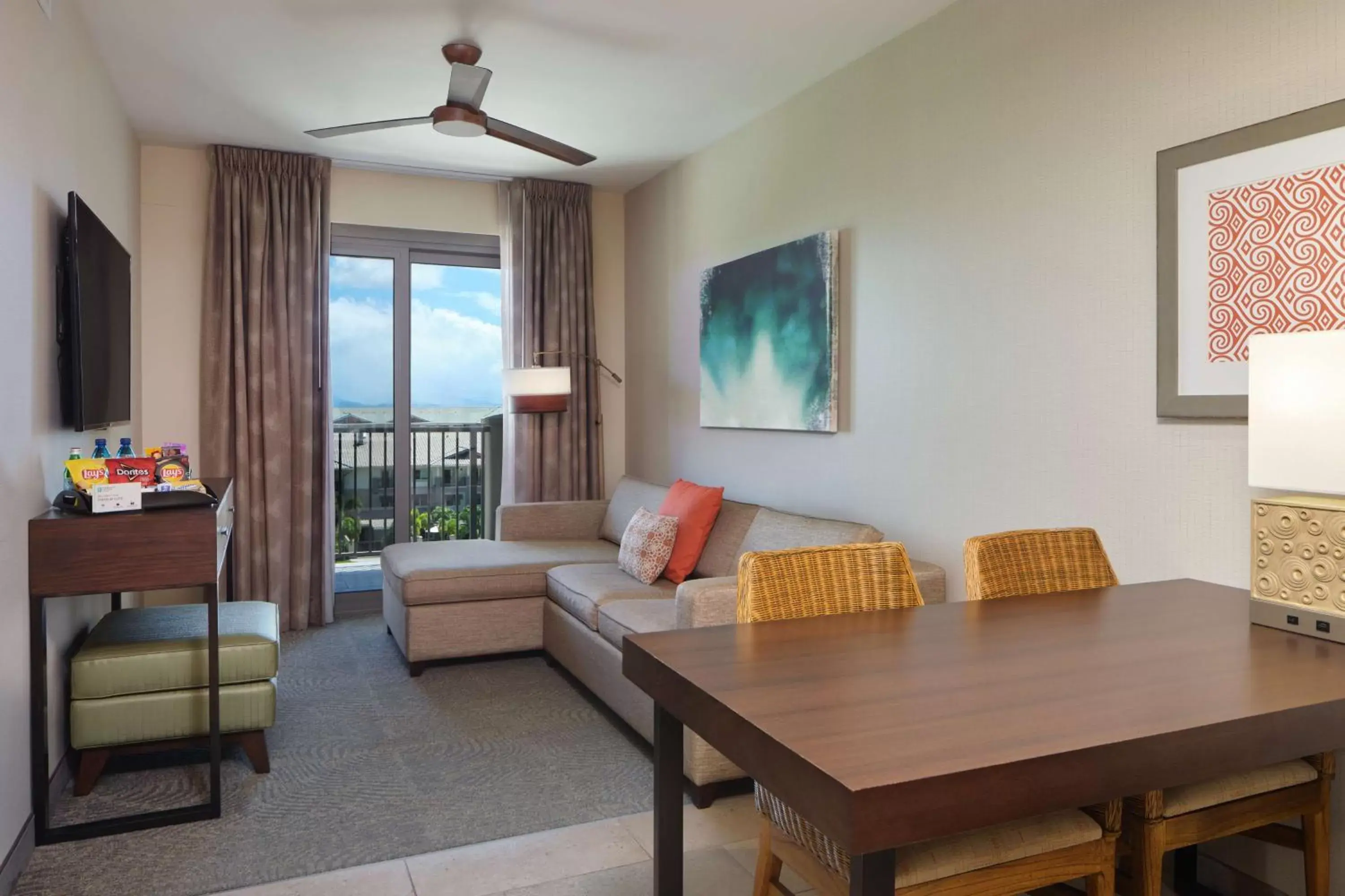 Living room in Embassy Suites By Hilton Oahu Kapolei - FREE Breakfast