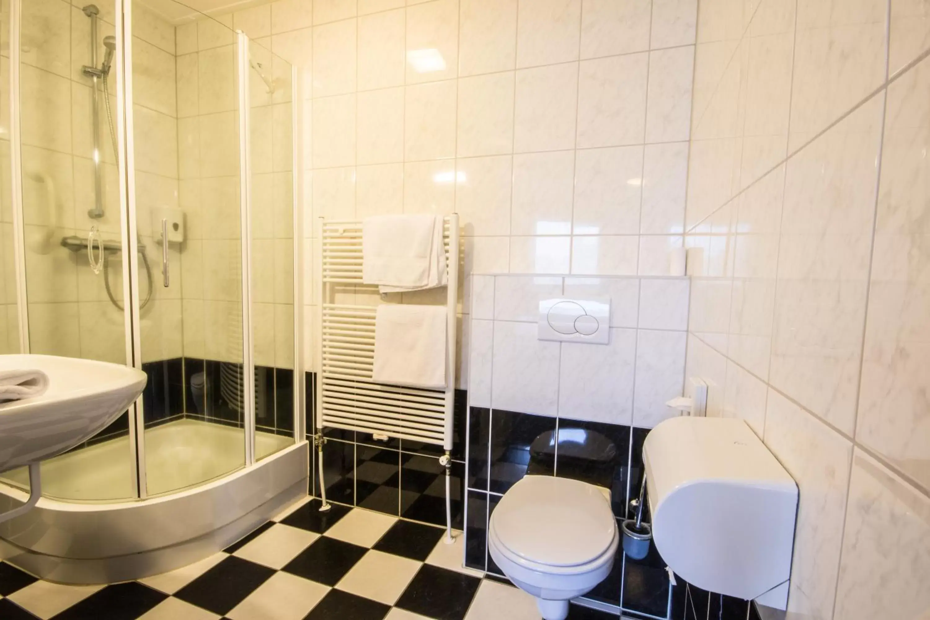 Toilet, Bathroom in De Stobbe hotel & suites