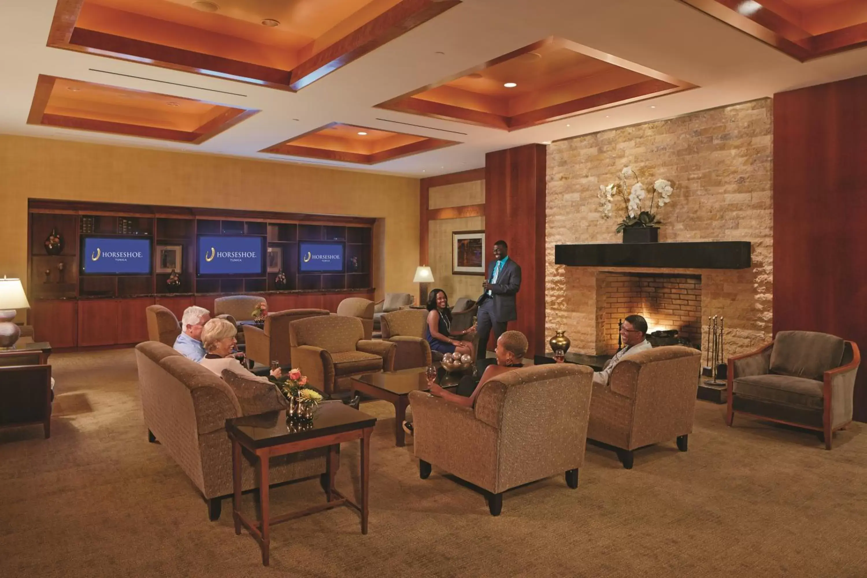 Communal lounge/ TV room, Lounge/Bar in Horseshoe Tunica Casino & Hotel