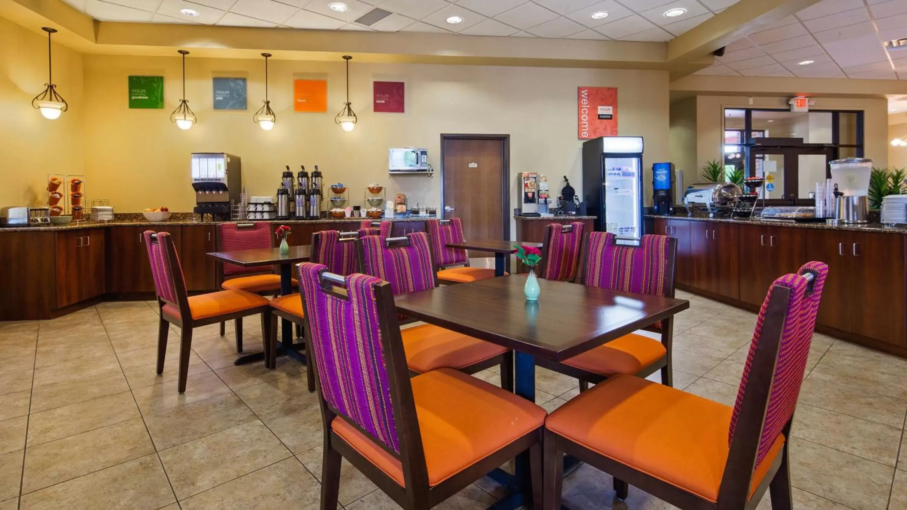 Restaurant/Places to Eat in Radisson Hotel River Falls