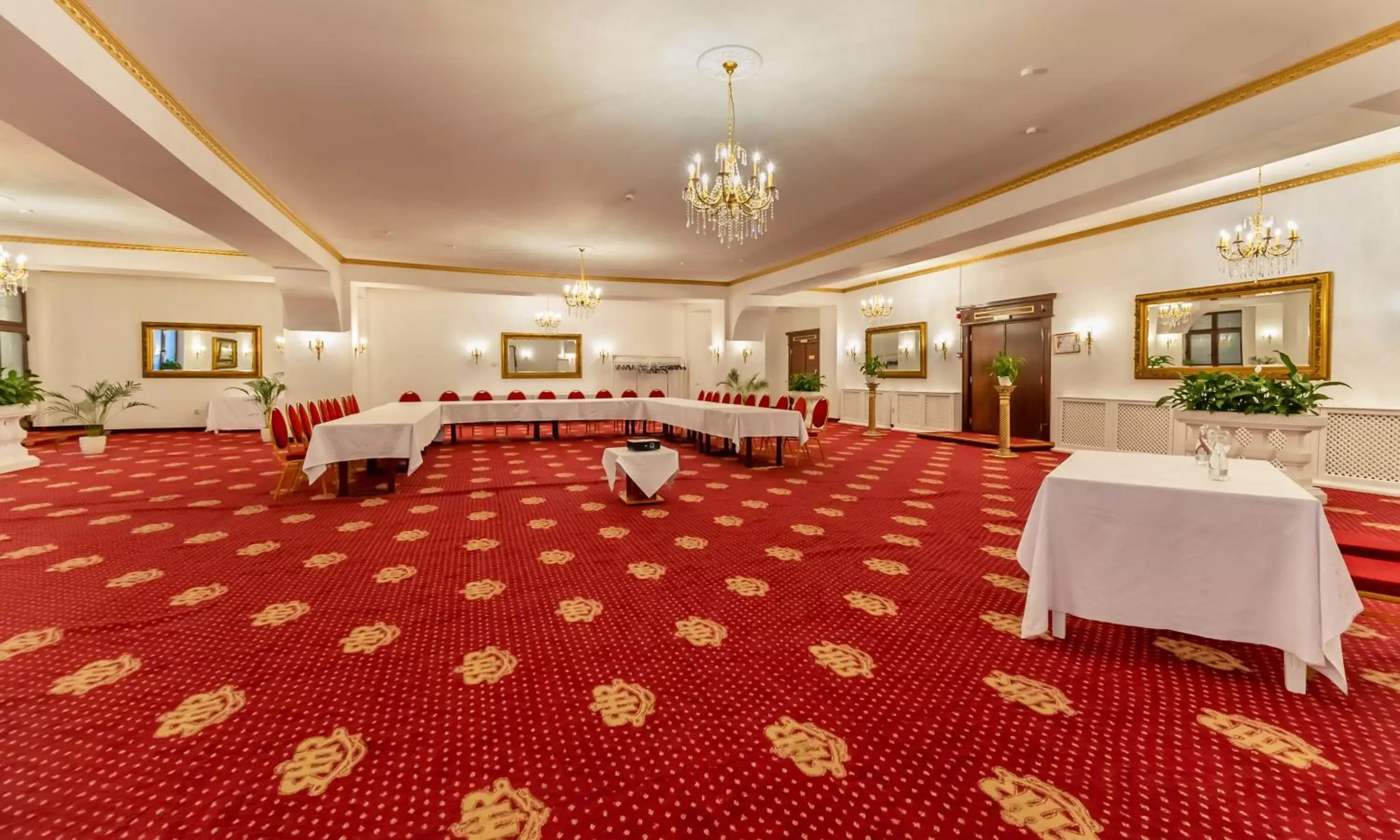 Business facilities, Banquet Facilities in Hotel Imparatul Romanilor