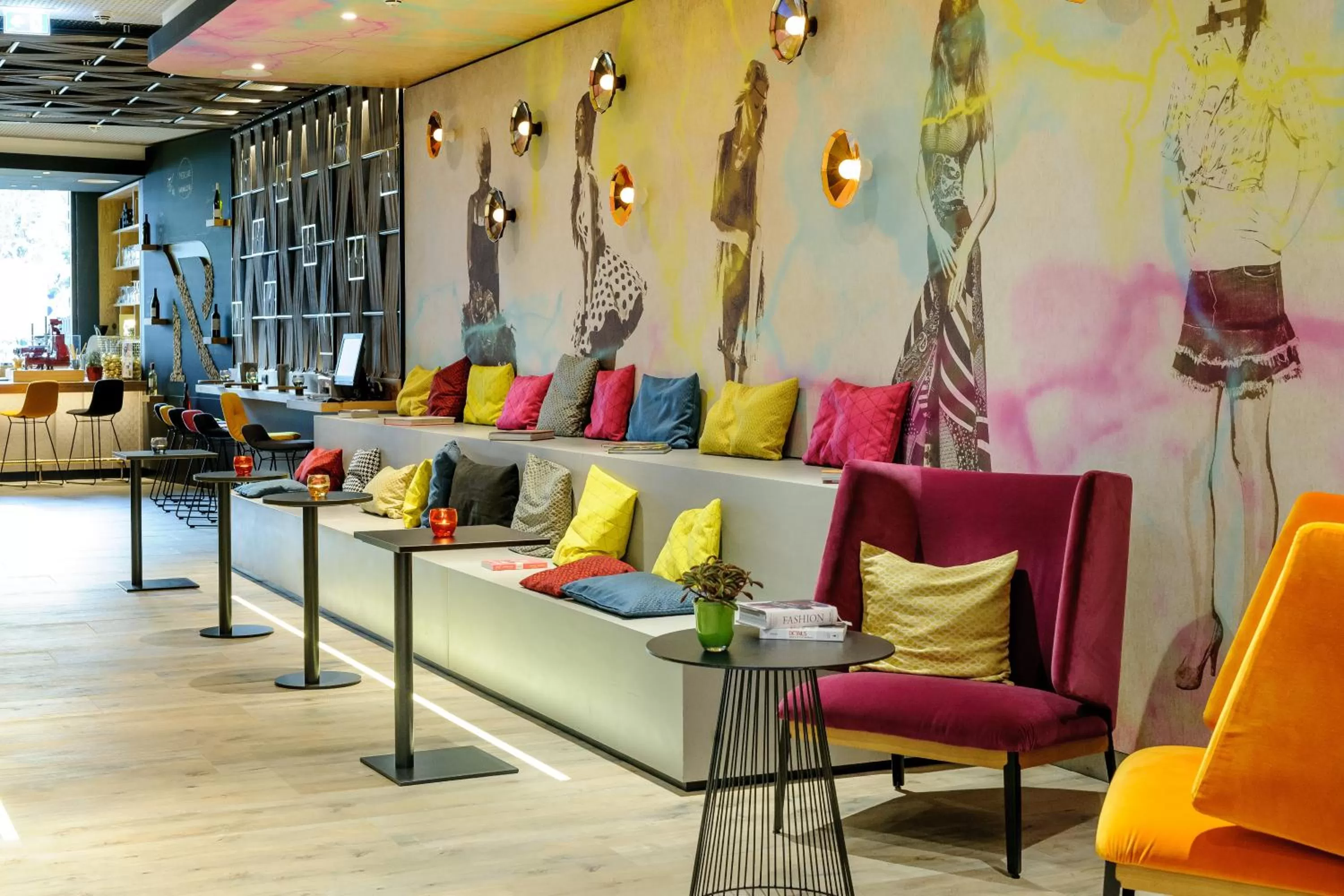 Lounge or bar in MERCURE Hotel Berlin Wittenbergplatz