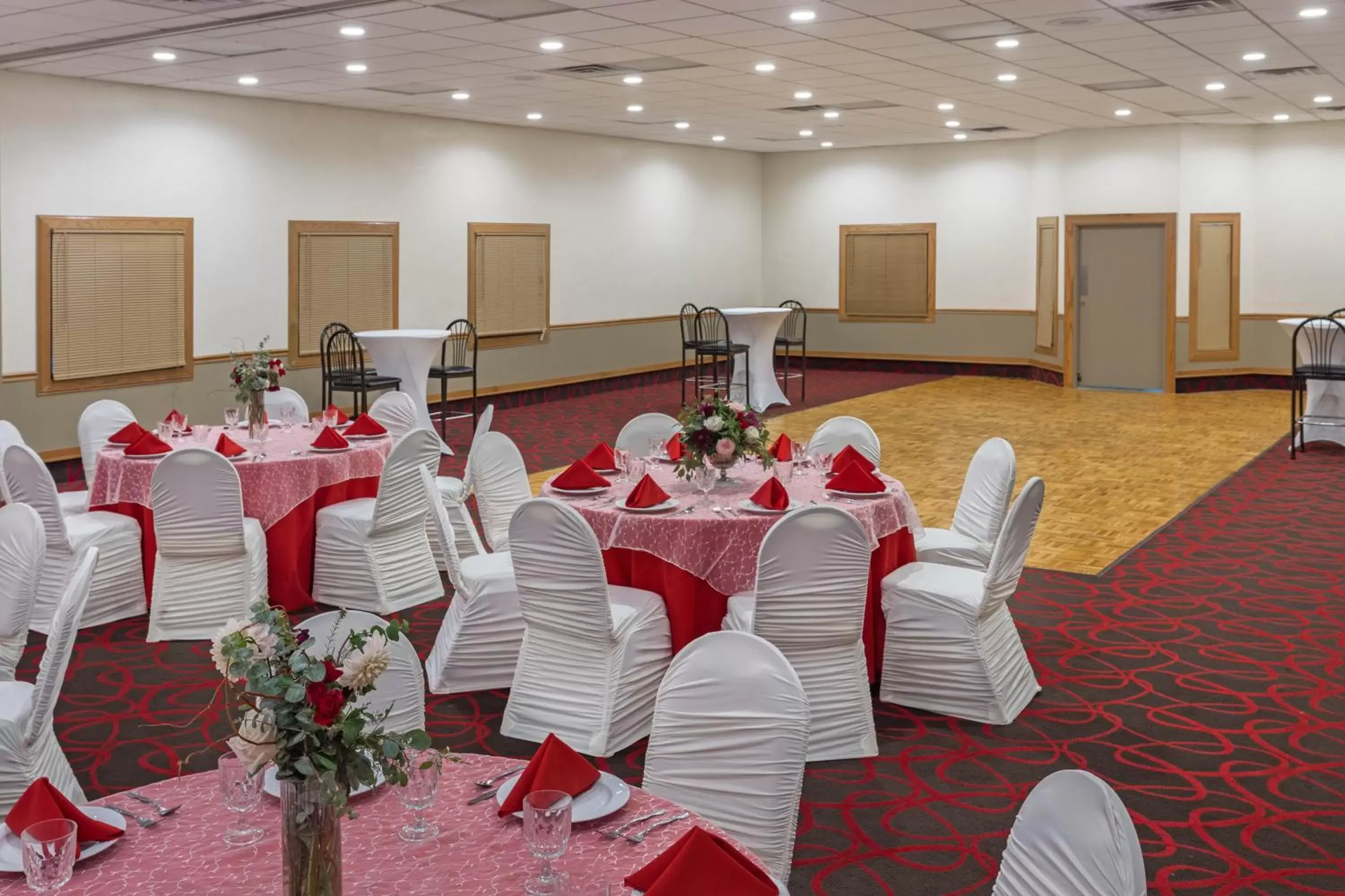 Meeting/conference room, Banquet Facilities in AmericInn by Wyndham Janesville