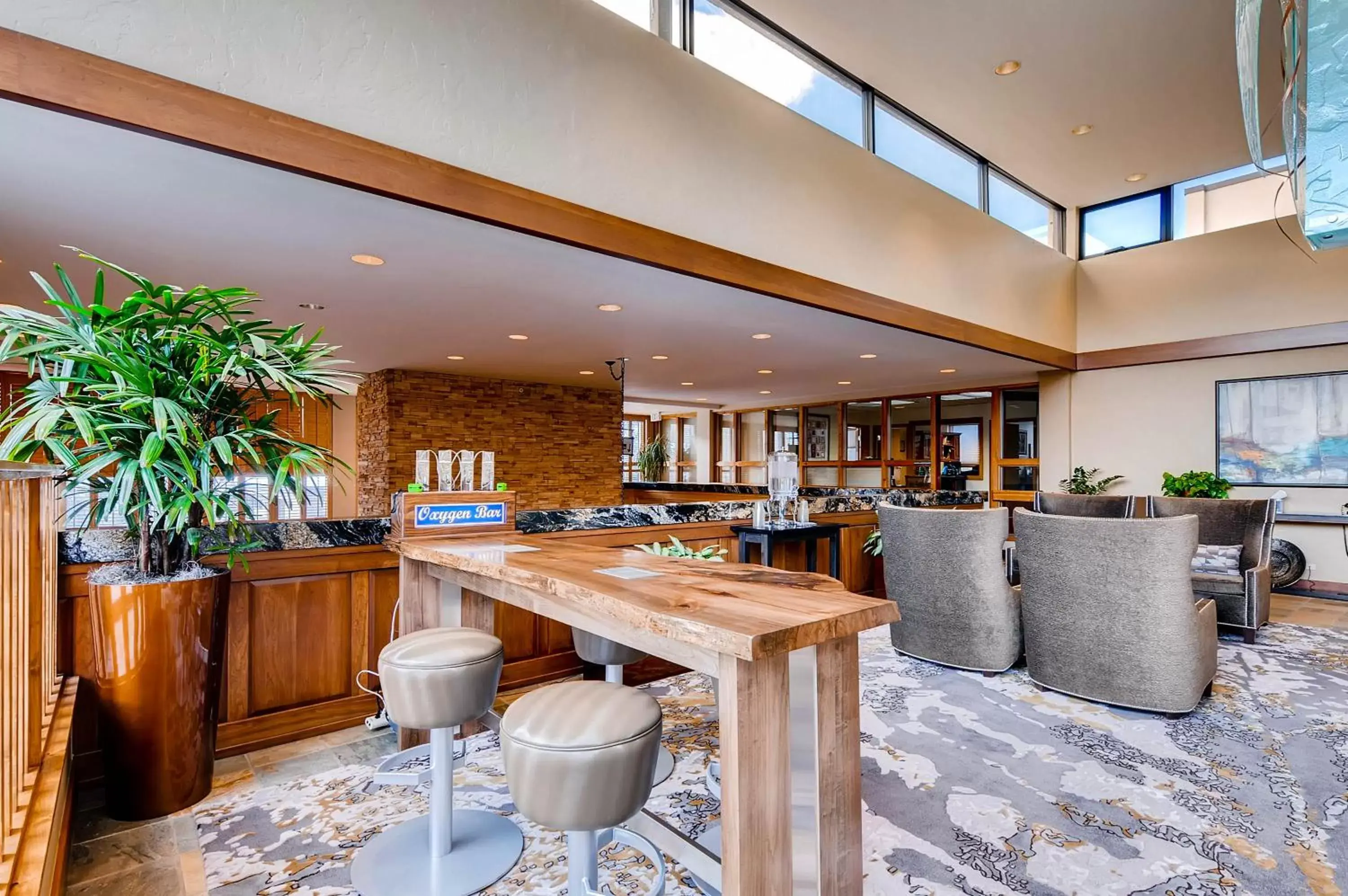 Lobby or reception, Lounge/Bar in The Keystone Lodge and Spa by Keystone Resort