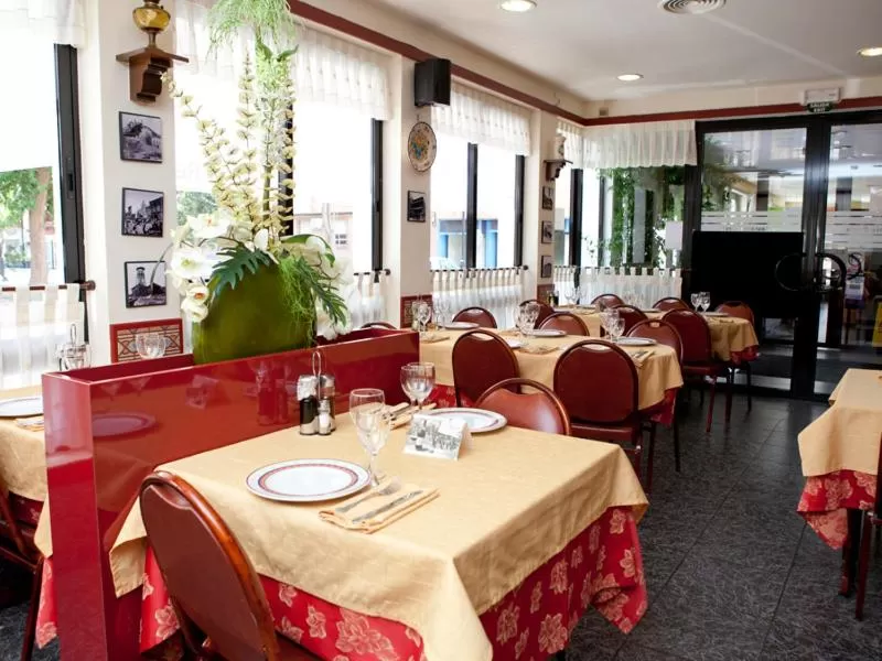 Restaurant/Places to Eat in Hotel Costa