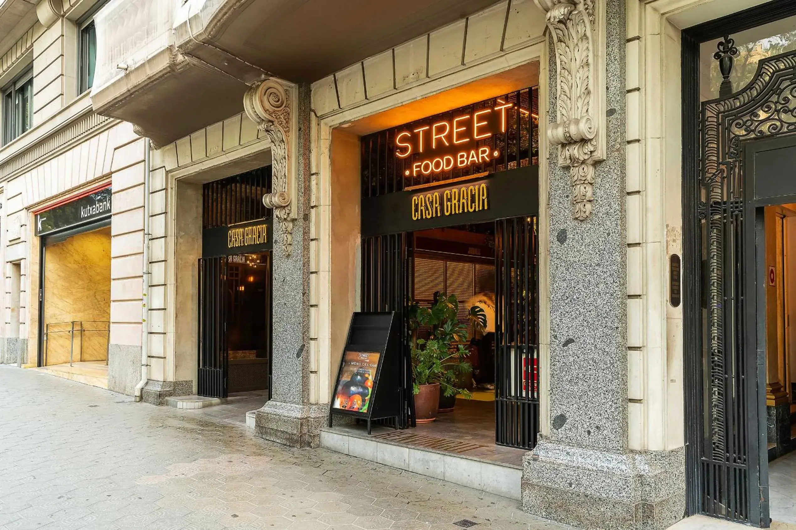 Facade/entrance in Casa Gracia Facade/entrance in Casa Gracia