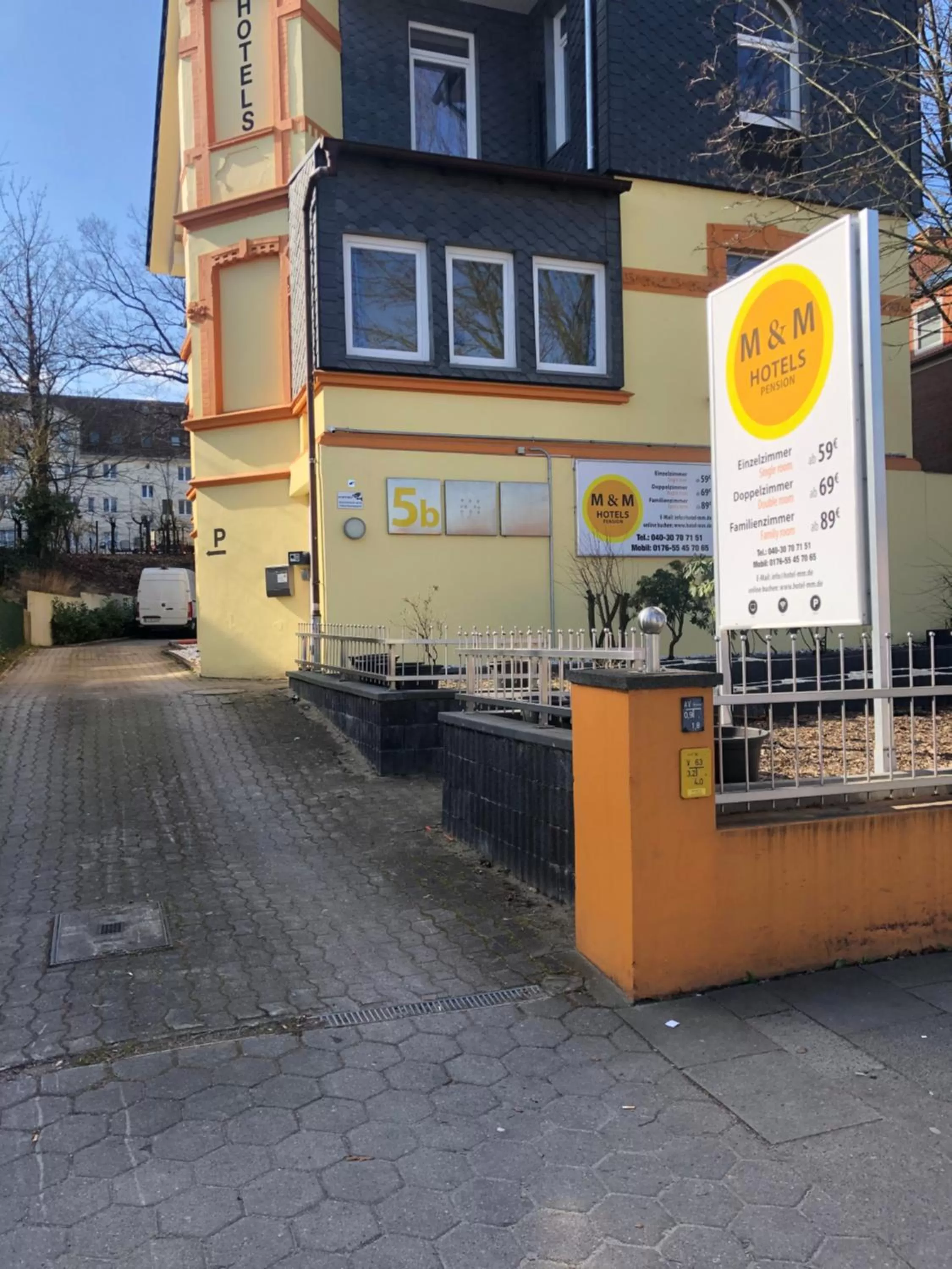 Property building in M&M Hotel - Harburg