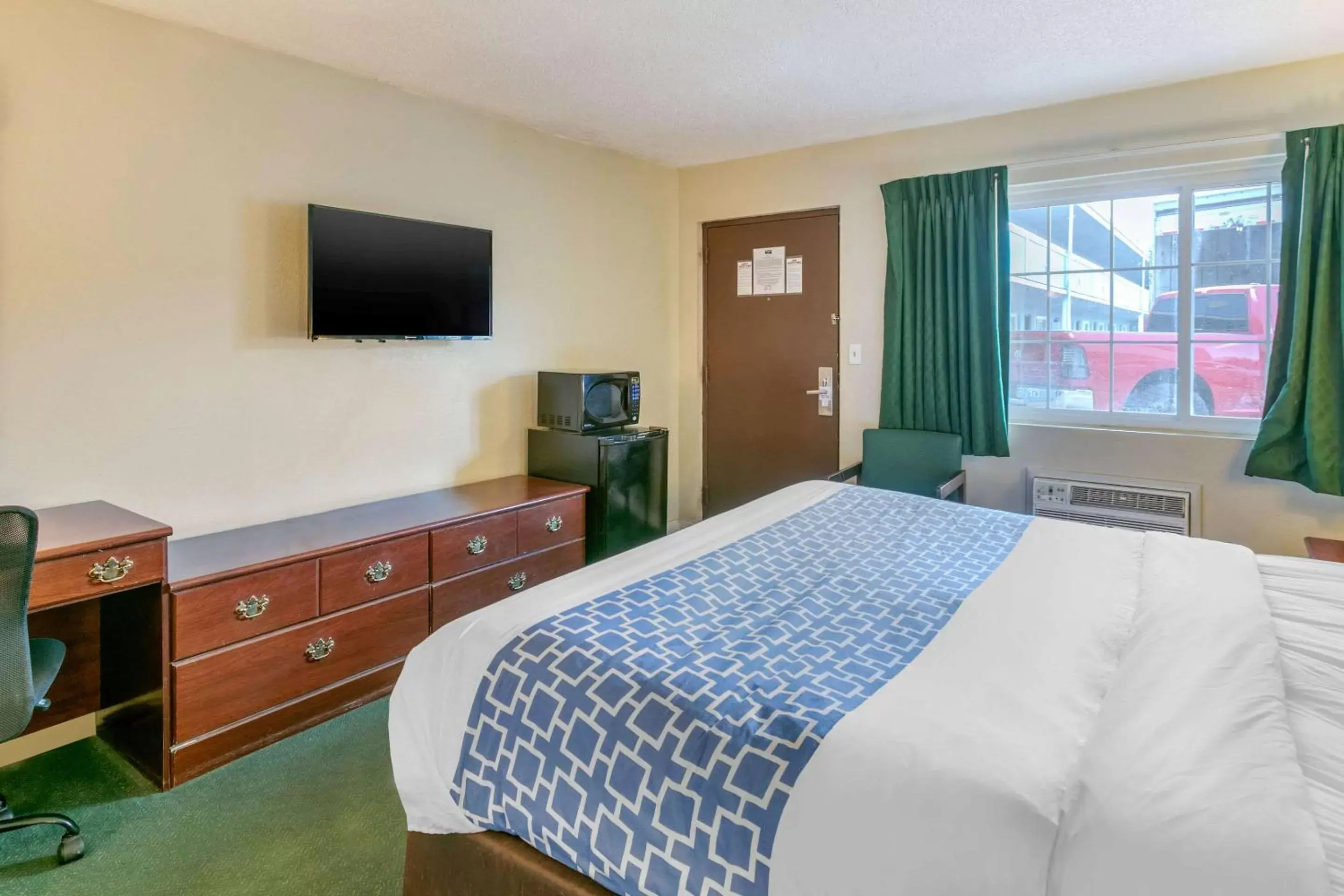 Photo of the whole room in Rodeway Inn Rawlins Photo of the whole room in Rodeway Inn Rawlins