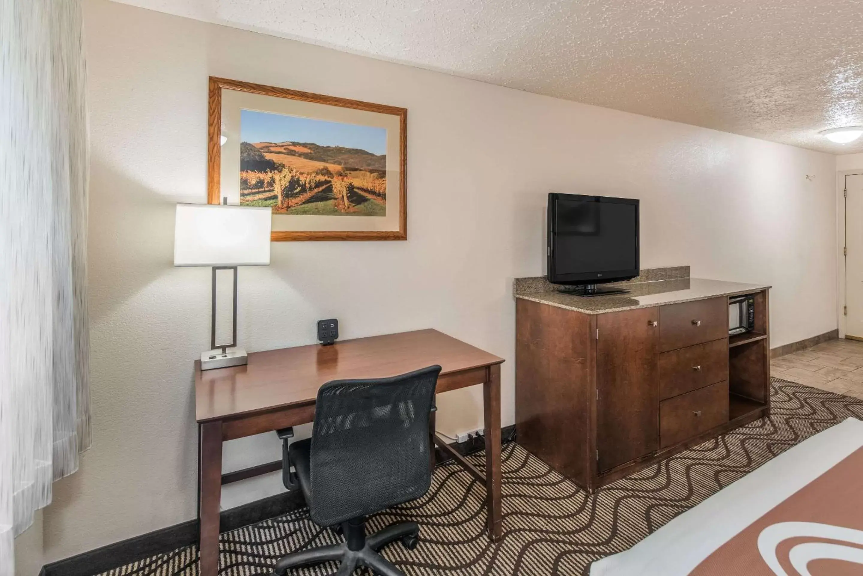 Photo of the whole room, TV/Entertainment Center in Quality Inn & Suites Downtown Walla Walla