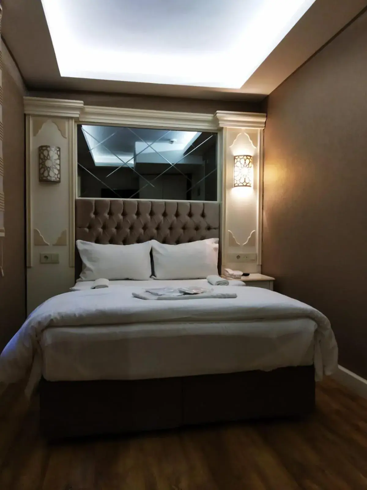 Bed in Sun Comfort Hotel