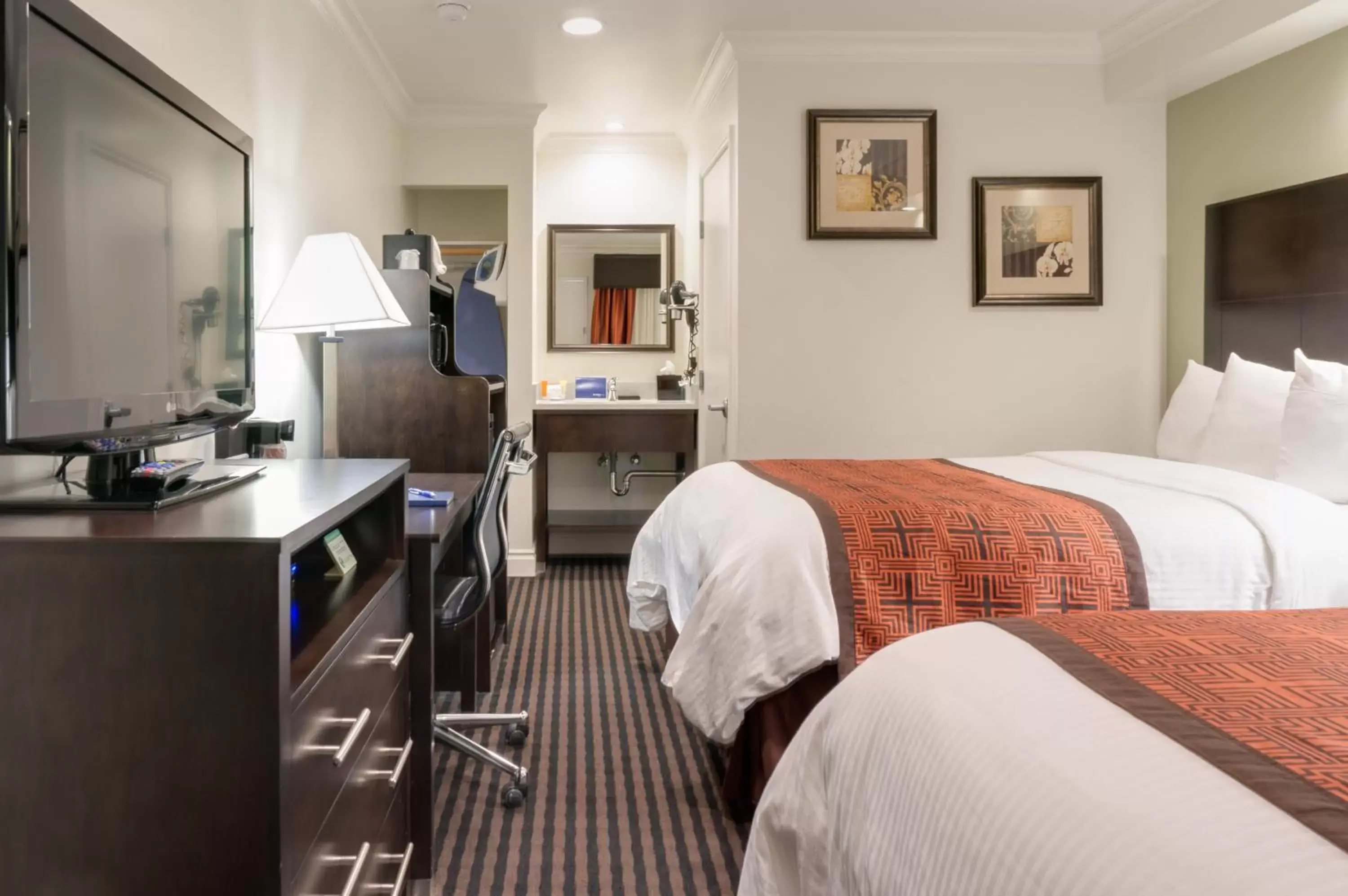 Bed in Seaside Inn Bed in Seaside Inn