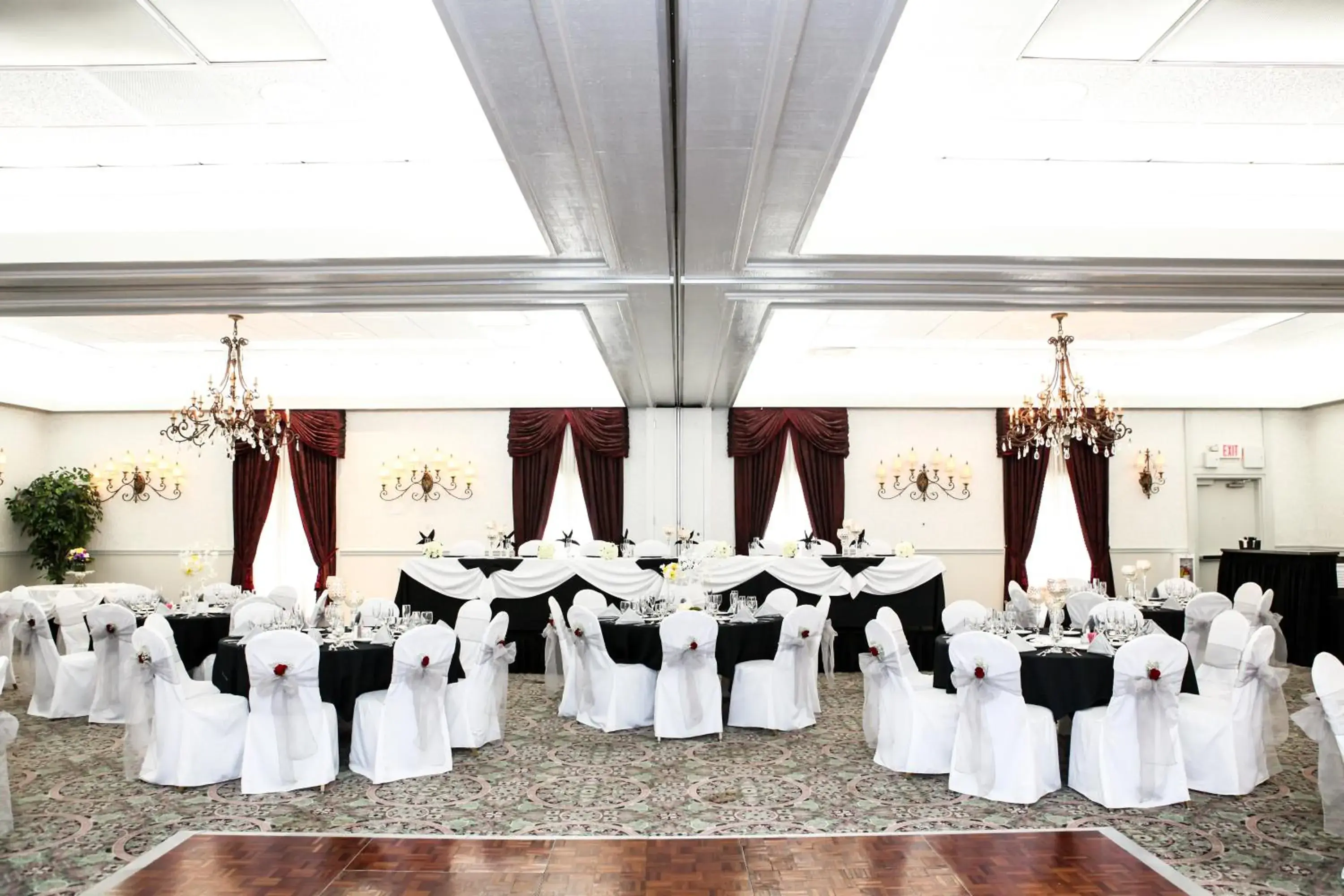 Banquet/Function facilities, Banquet Facilities in Piccadilly Inn Shaw