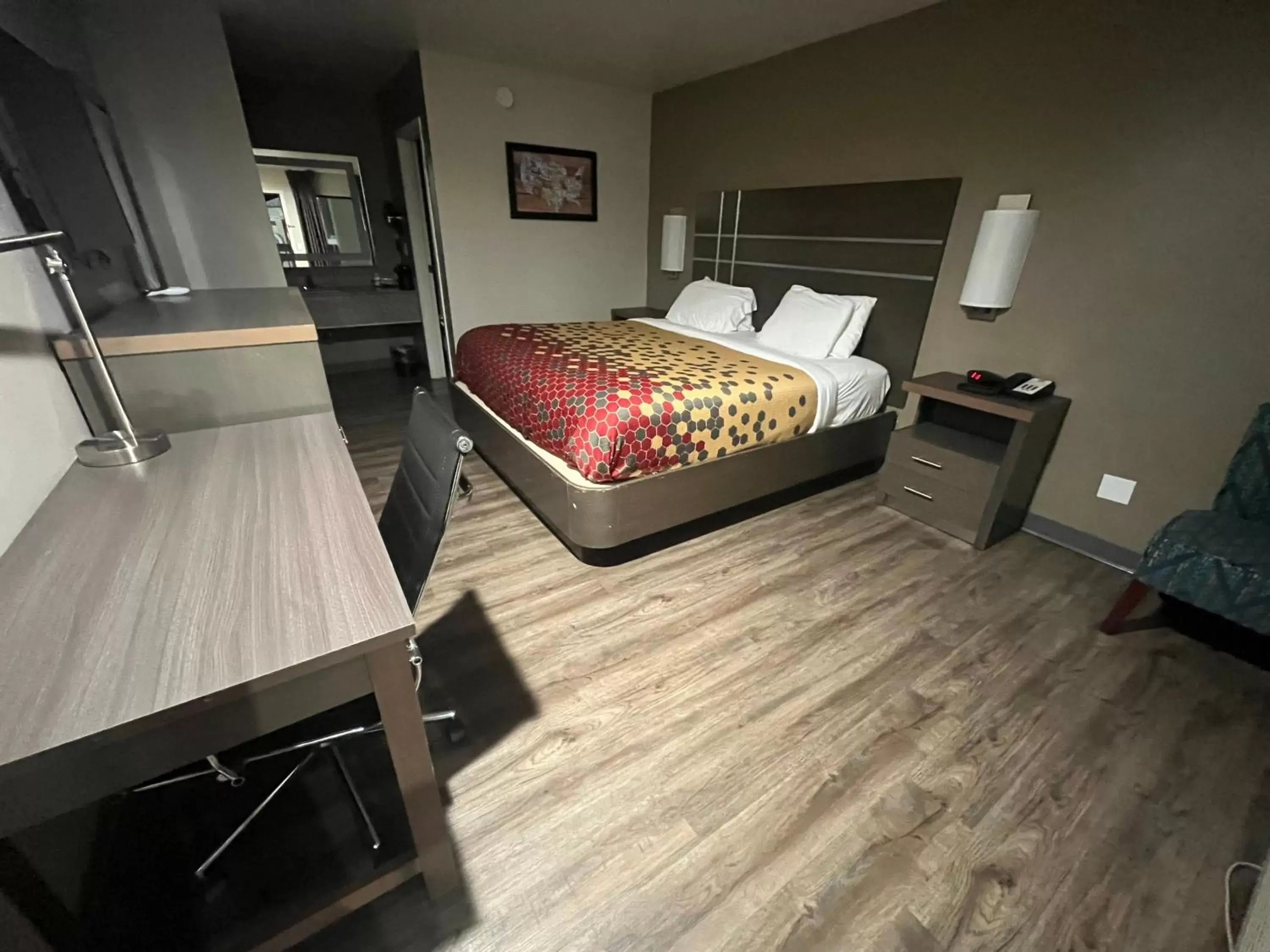 Bedroom, Bed in Econo Lodge Inn & Suites Nashville SE Murfreesboro - MTSU