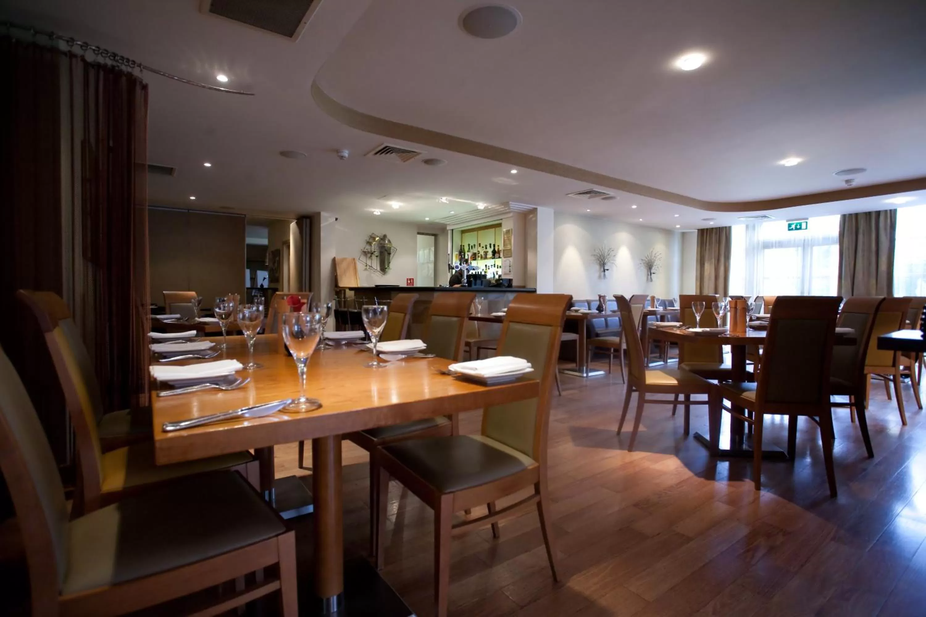 Restaurant/places to eat in The Pinewood Hotel