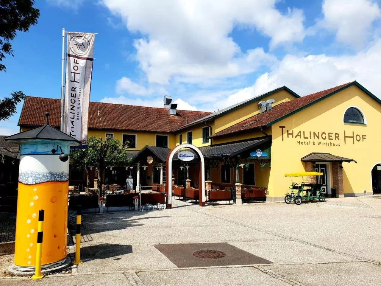 Property building in Thalinger Hof