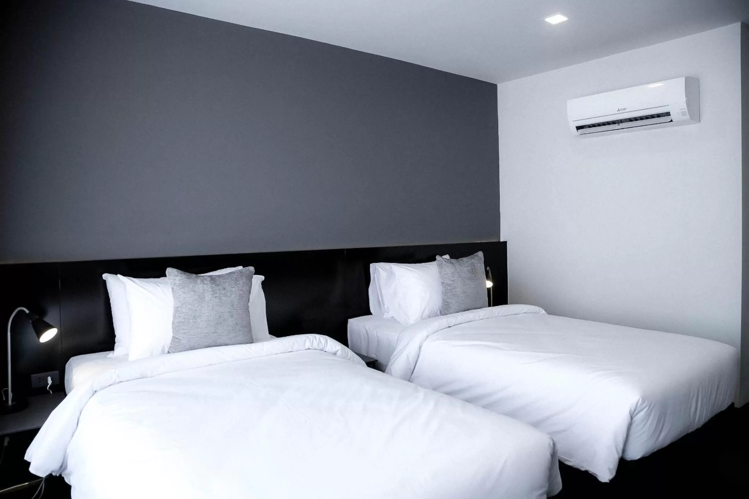 Bedroom, Bed in CREW Hotel