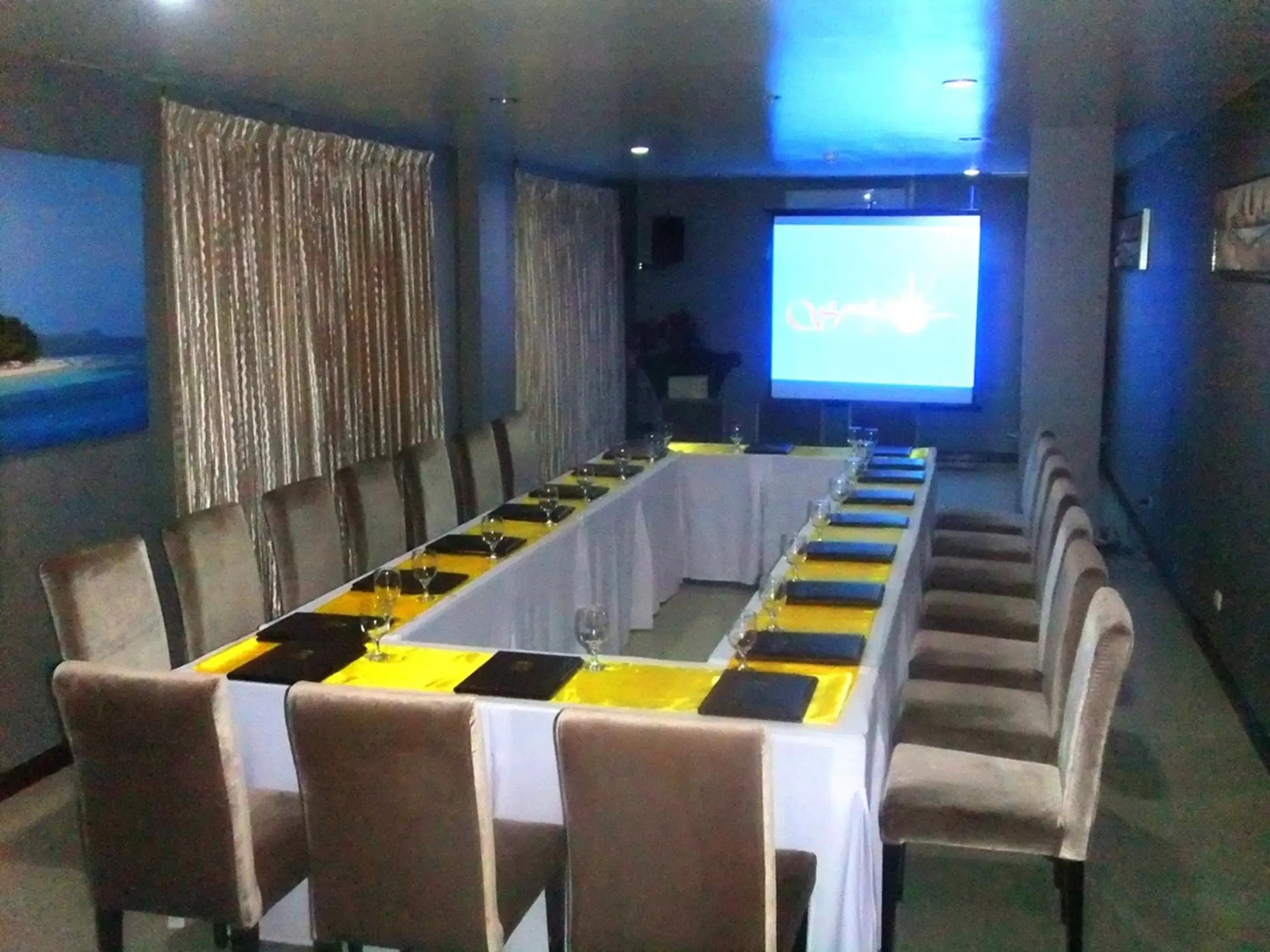 Meeting/conference room in Sunlight Guest Hotel