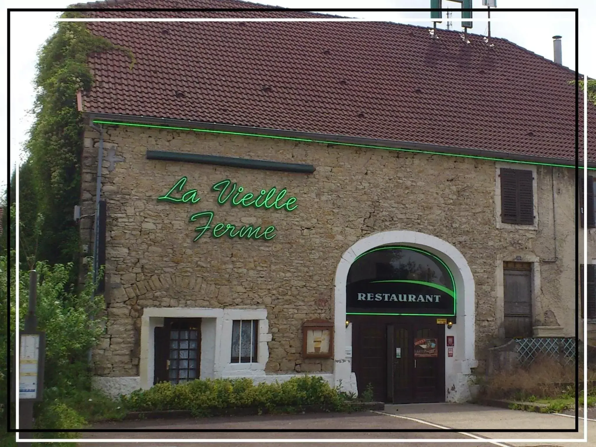 Facade/entrance, Property Building in La Vieille Ferme