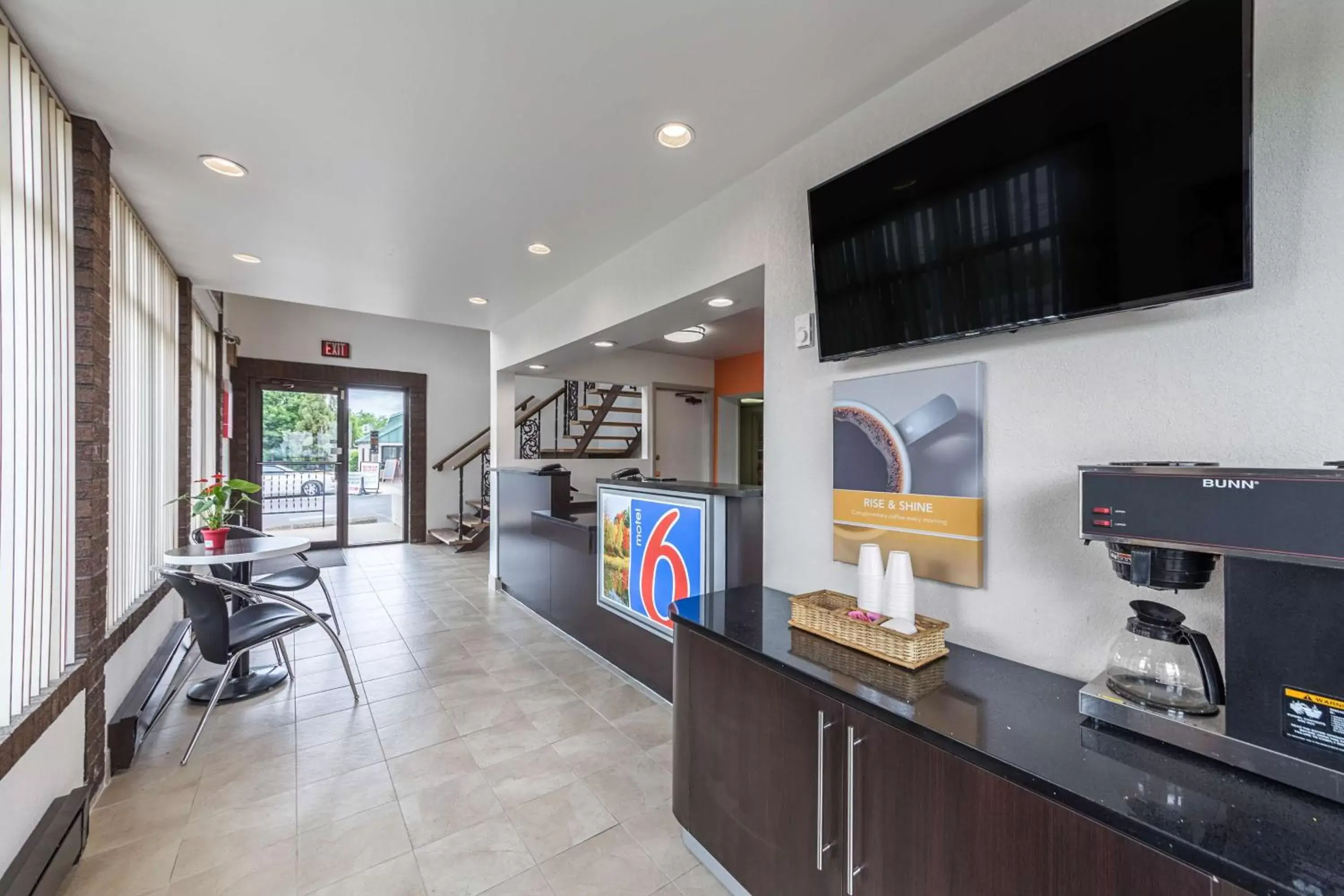 Lobby or reception in Motel 6-Warminster, PA Lobby or reception in Motel 6-Warminster, PA