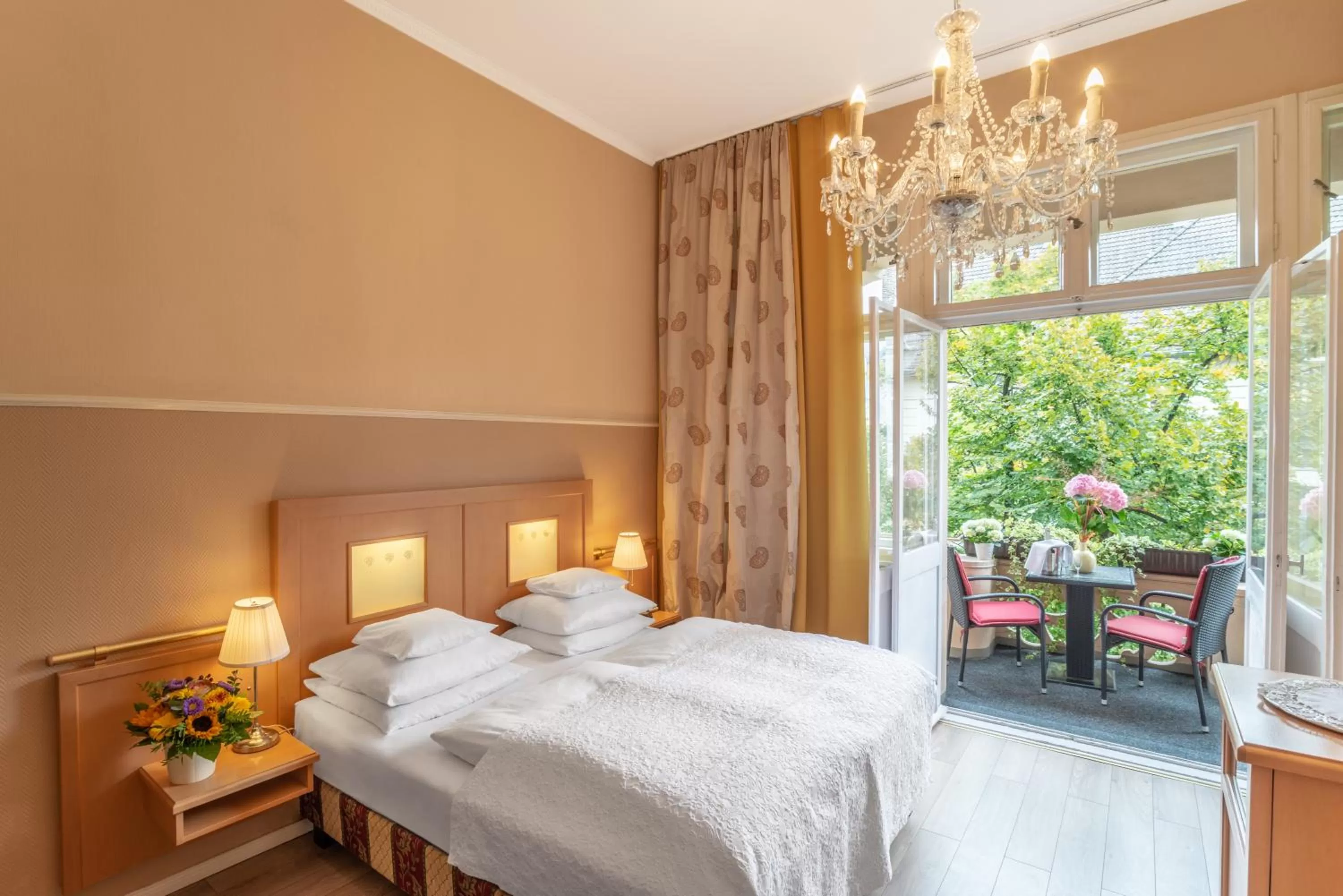 Bedroom, Bed in Hotel Augusta Am Kurfürstendamm