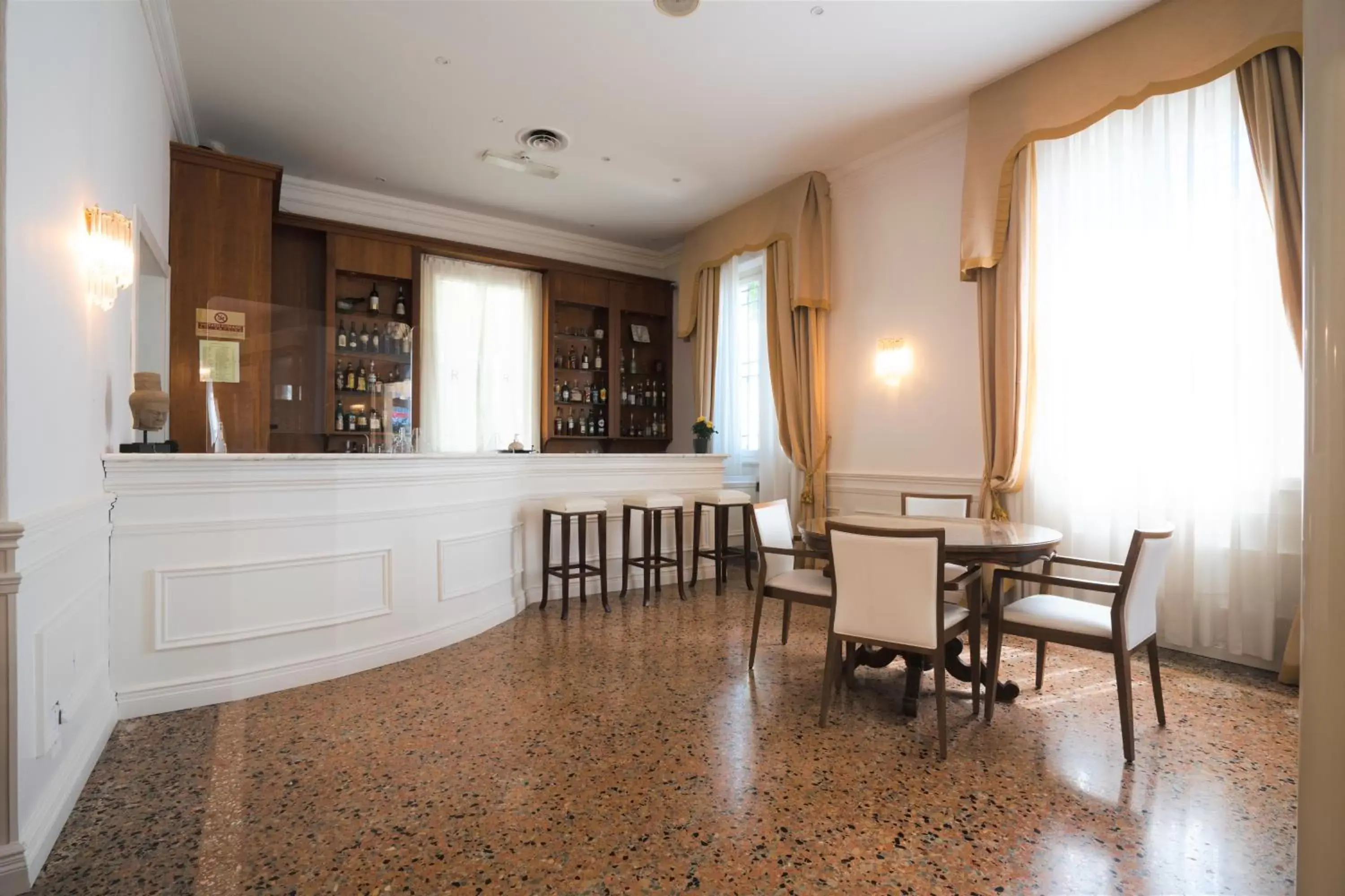 Lounge or bar in Rechigi Park Hotel