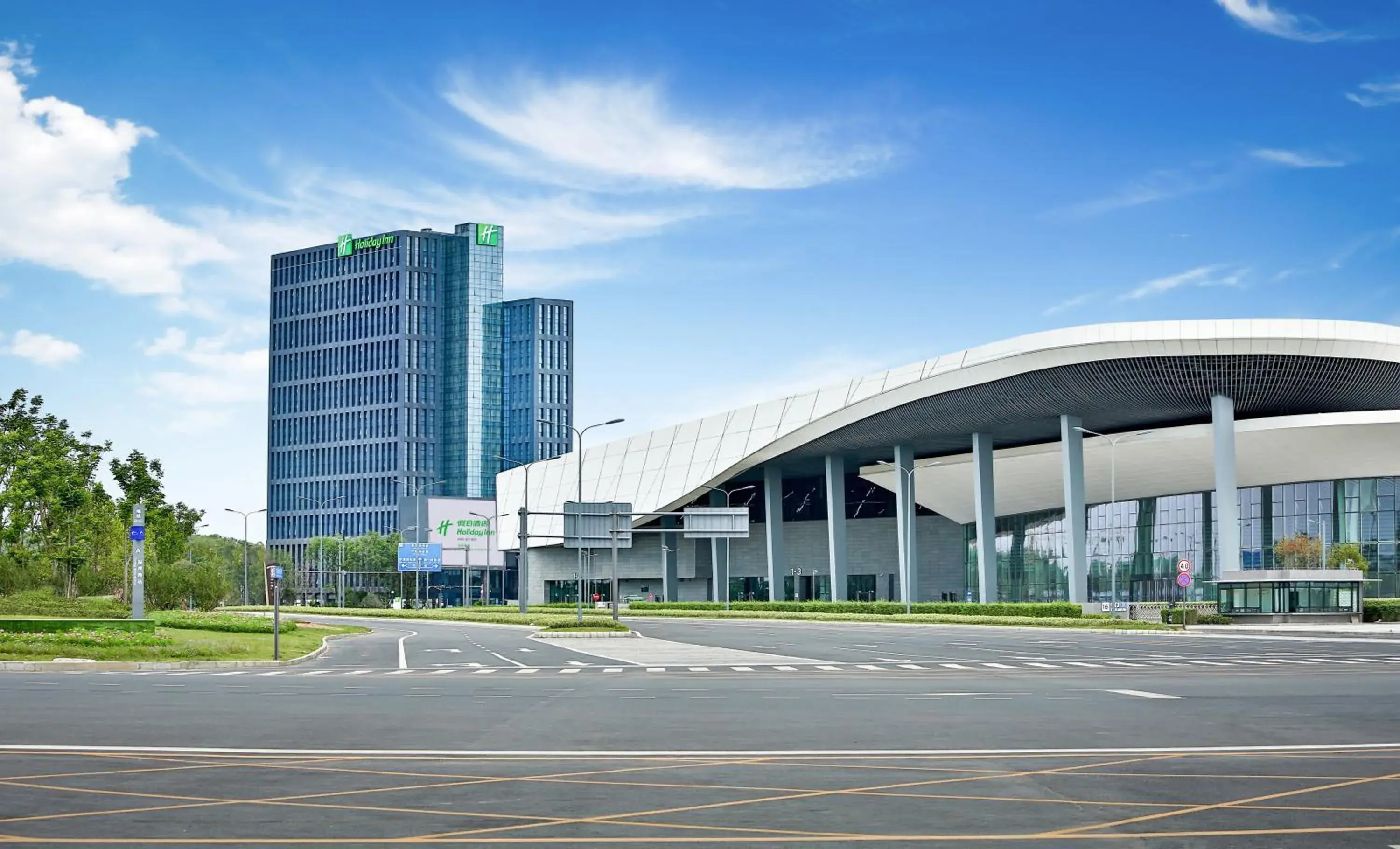 Property Building in Holiday Inn Chengdu Qinhuang, an IHG Hotel