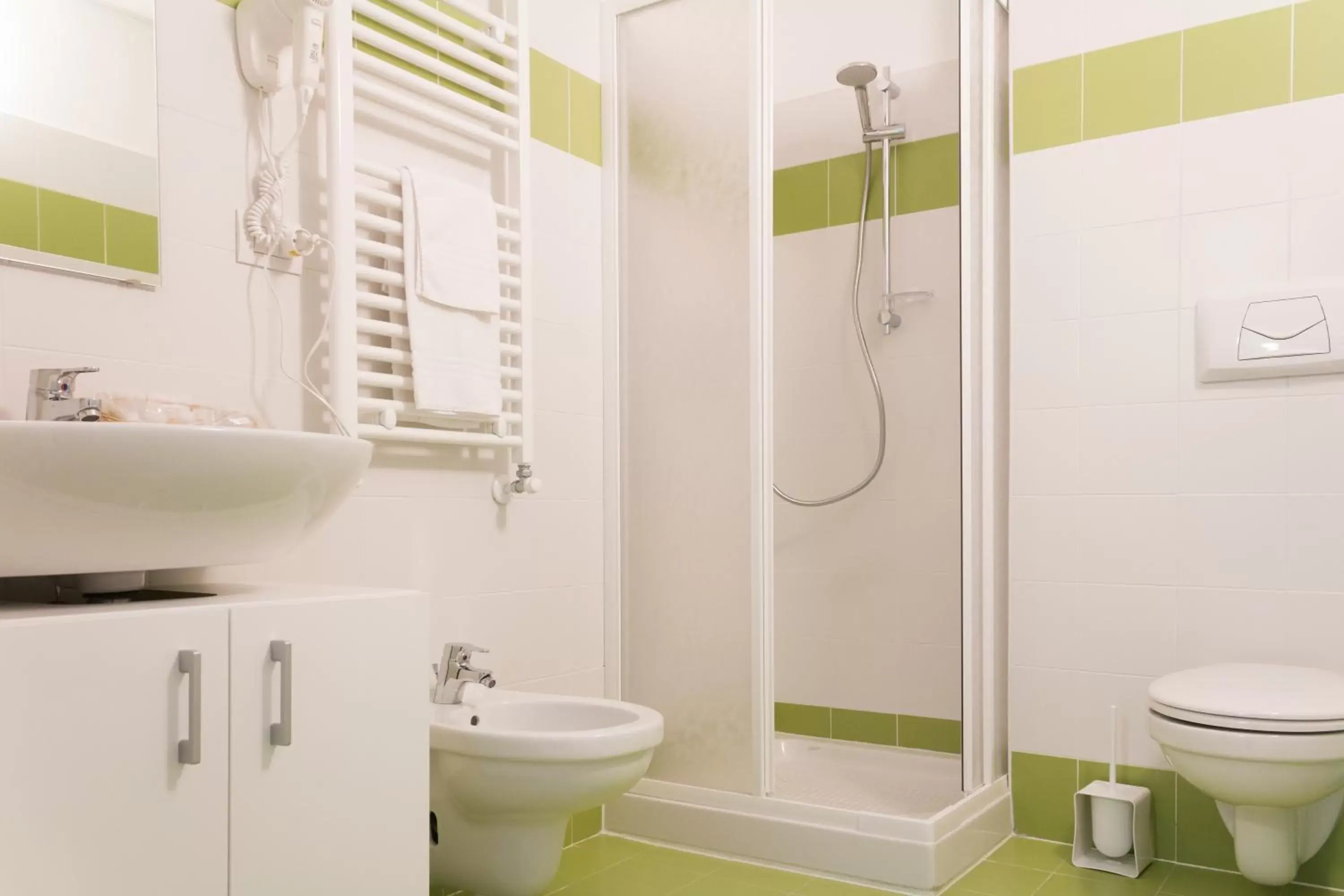 Shower, Bathroom in Hotel Campus Sanpaolo