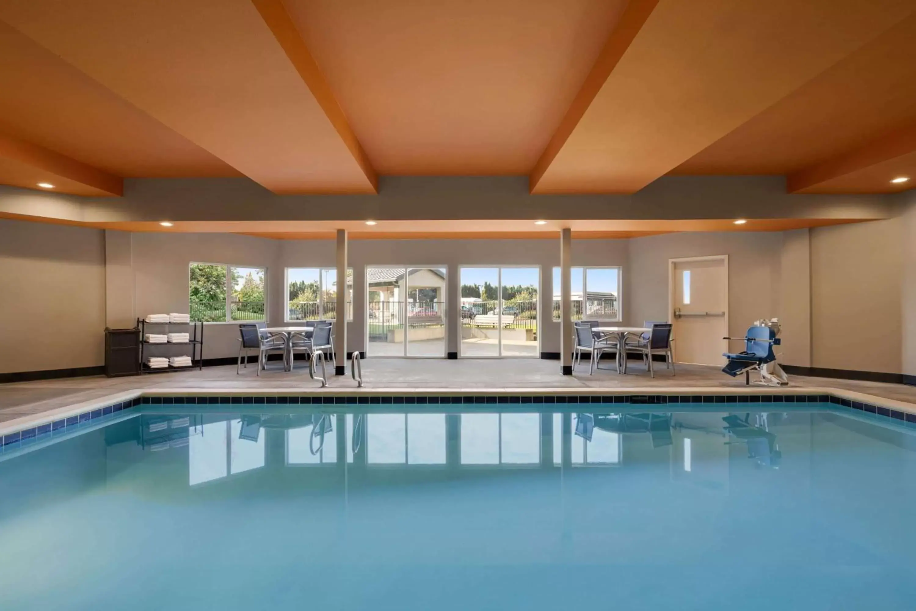 On site, Swimming Pool in La Quinta Inn & Suites by Wyndham Springfield