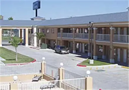 Property Building in Texas Inn & Suites