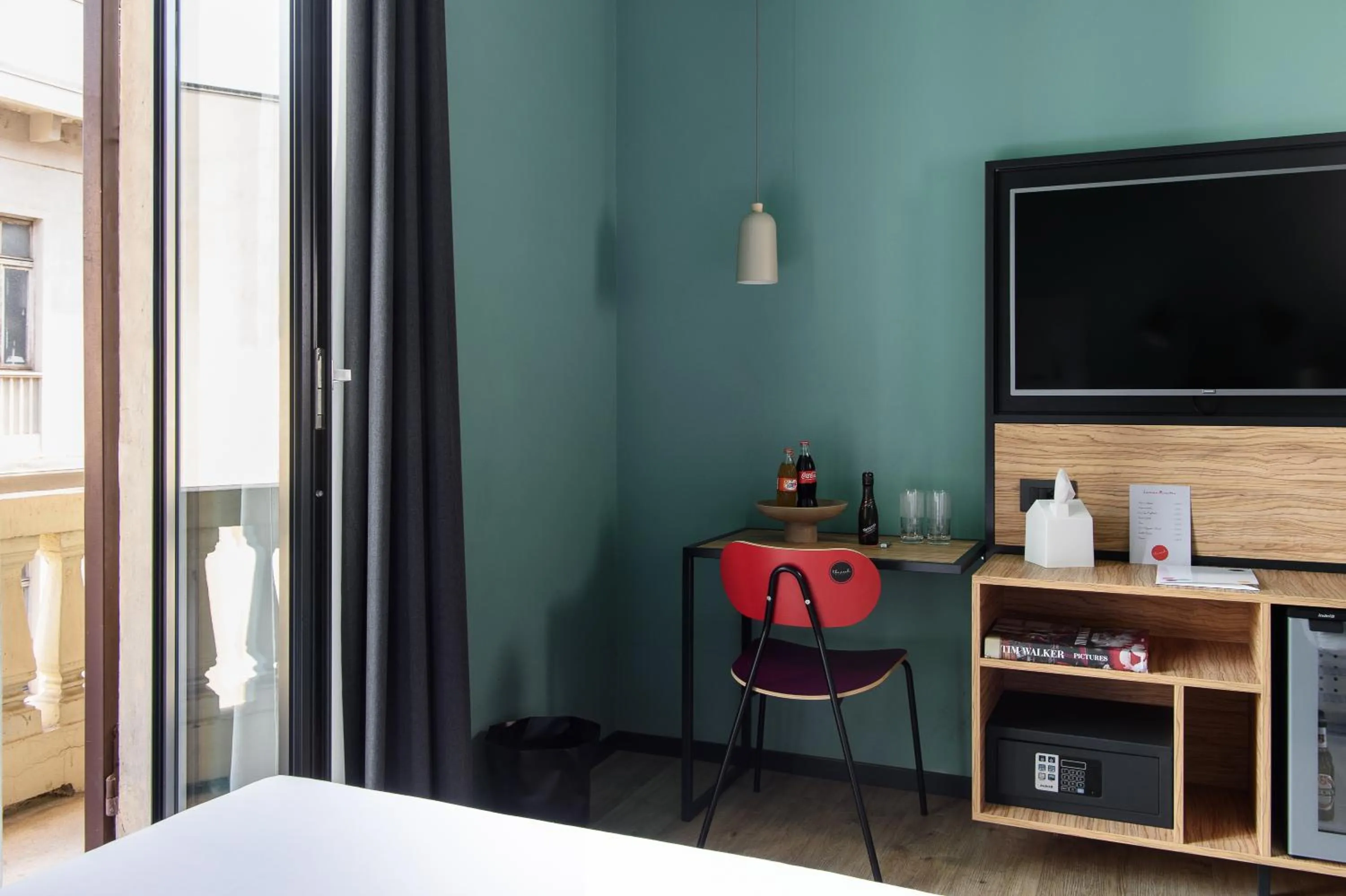 TV and multimedia, Bed in The Poet Hotel