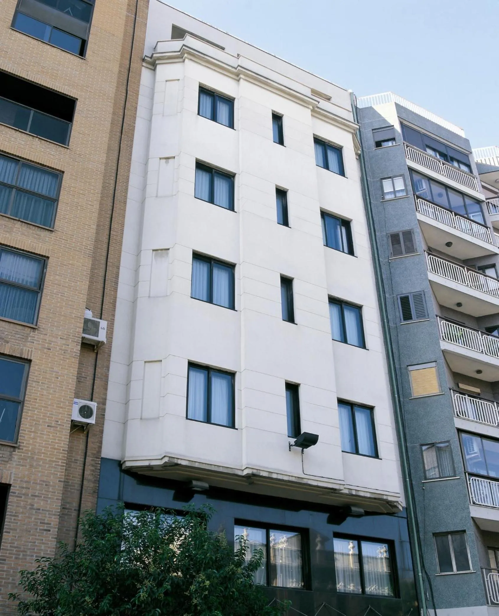 Facade/entrance in Hotel Villacarlos
