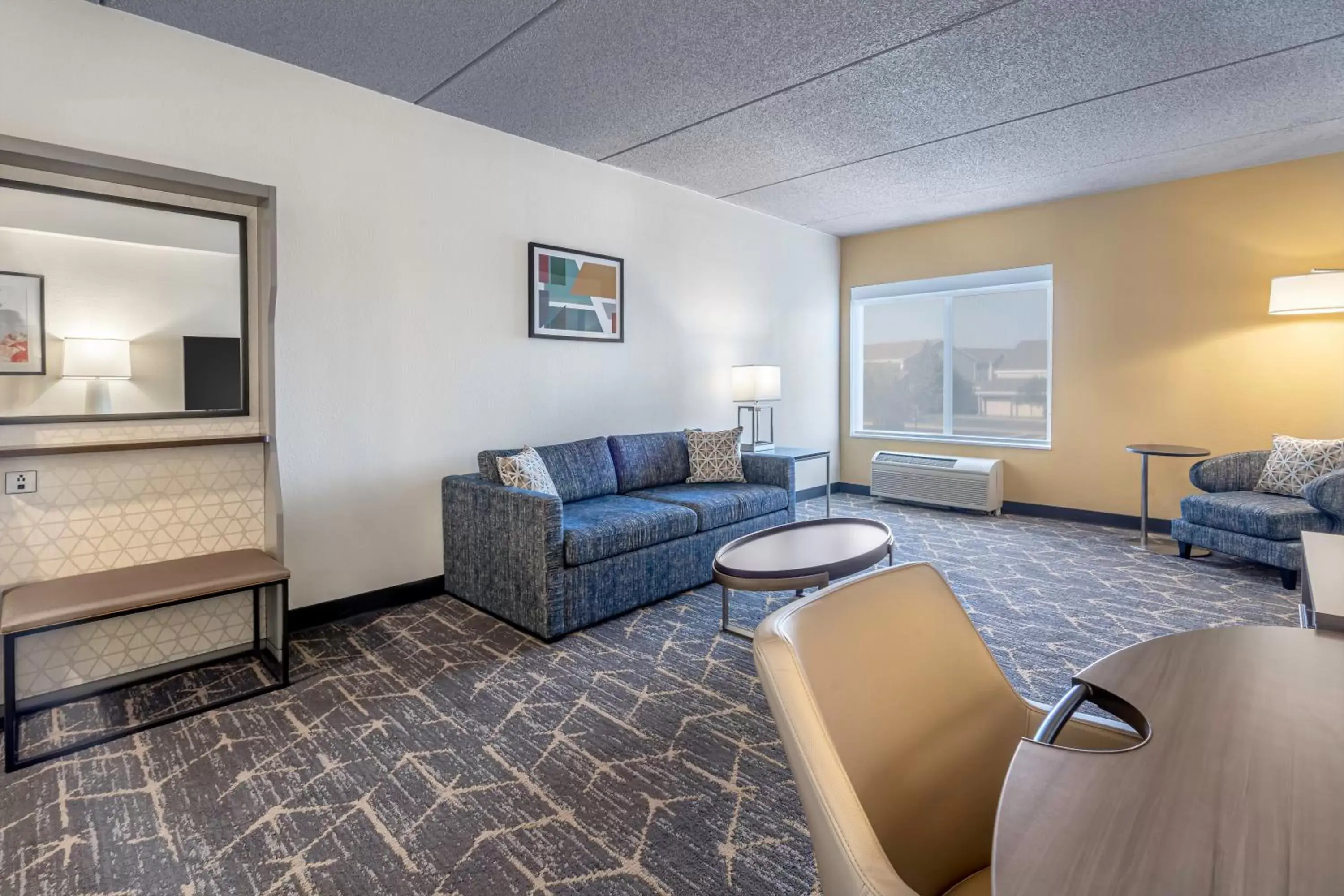 Photo of the whole room, Seating Area in Holiday Inn Hotel & Suites Wausau-Rothschild, an IHG Hotel