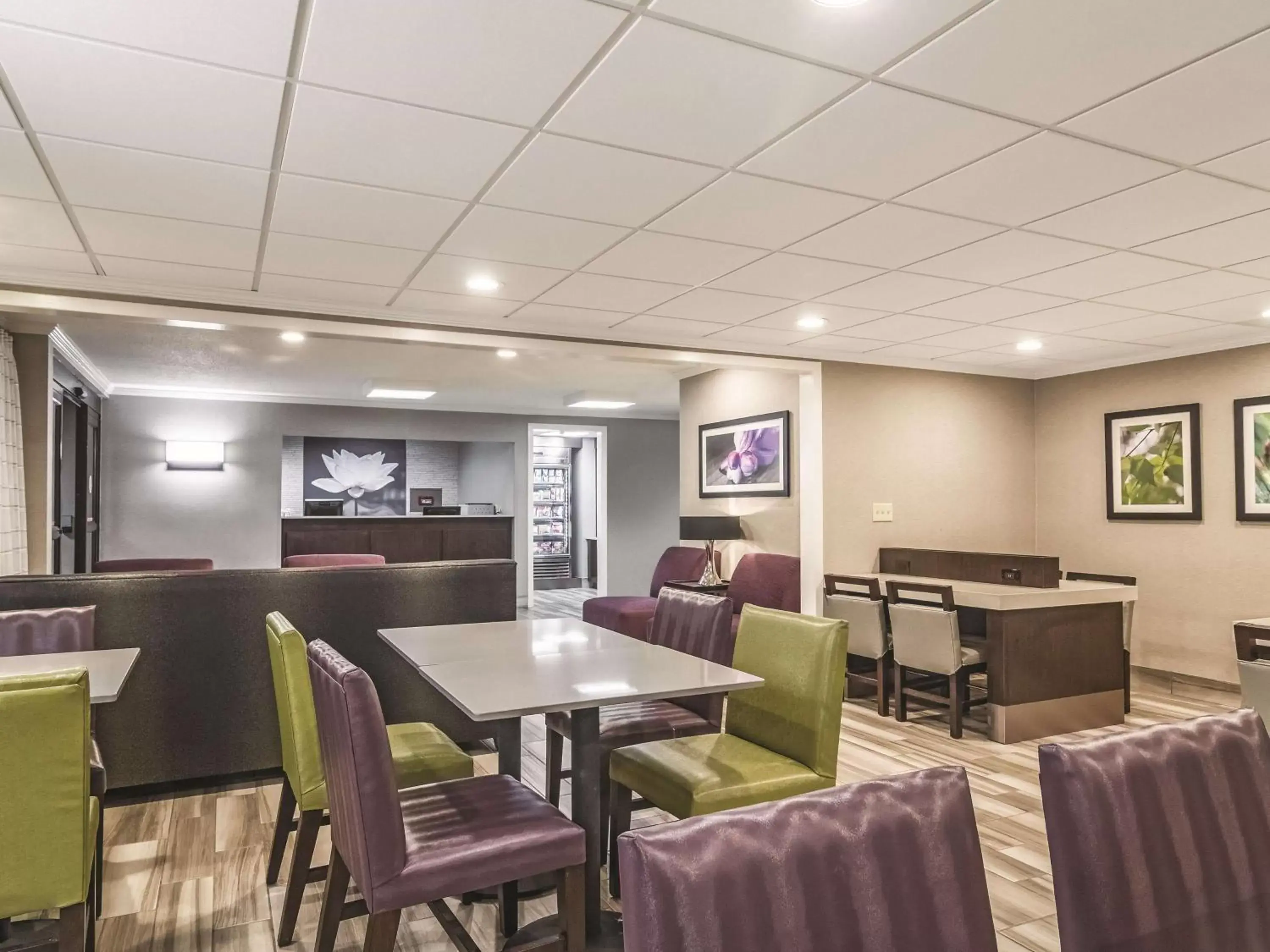 Lobby or reception, Restaurant/Places to Eat in Wingate by Wyndham Brunswick