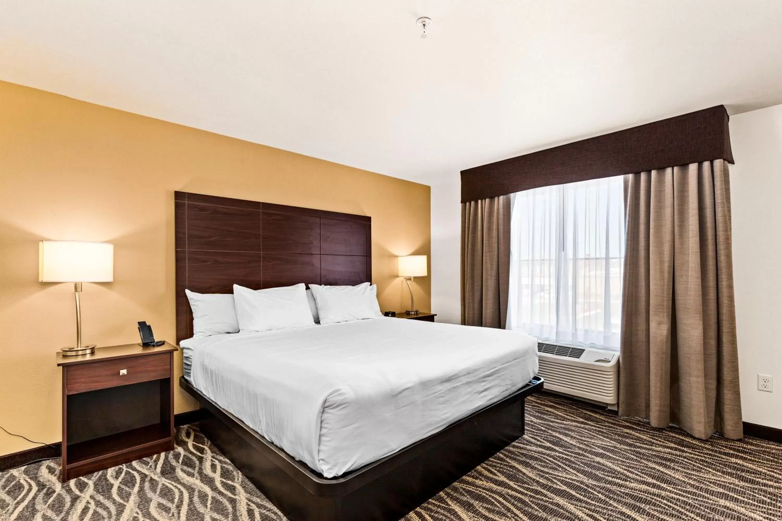 Bed in Cobblestone Hotel & Suites - Superior Duluth Bed in Cobblestone Hotel & Suites - Superior Duluth