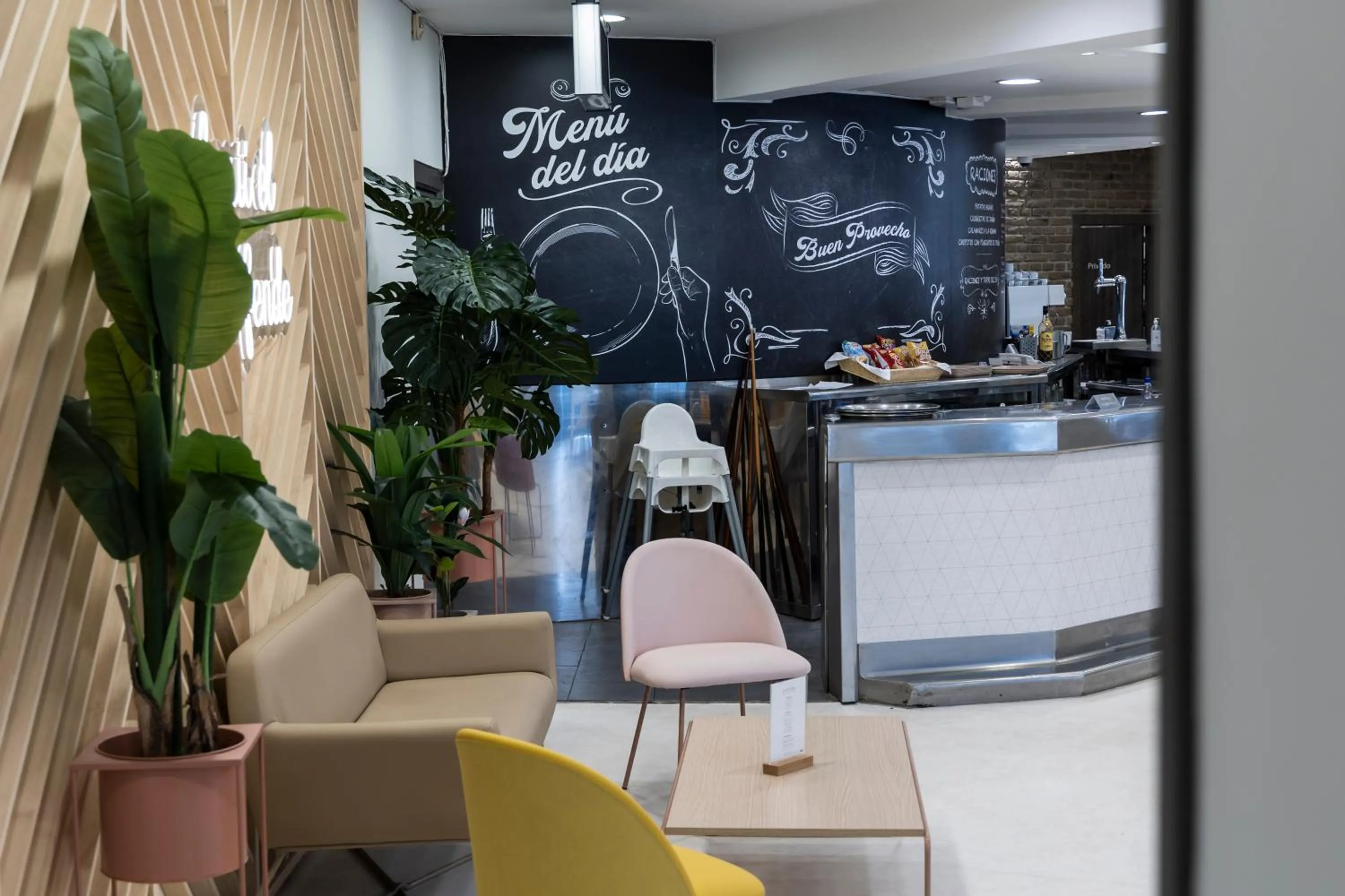 Restaurant/places to eat in Hotel Restaurante Cadosa