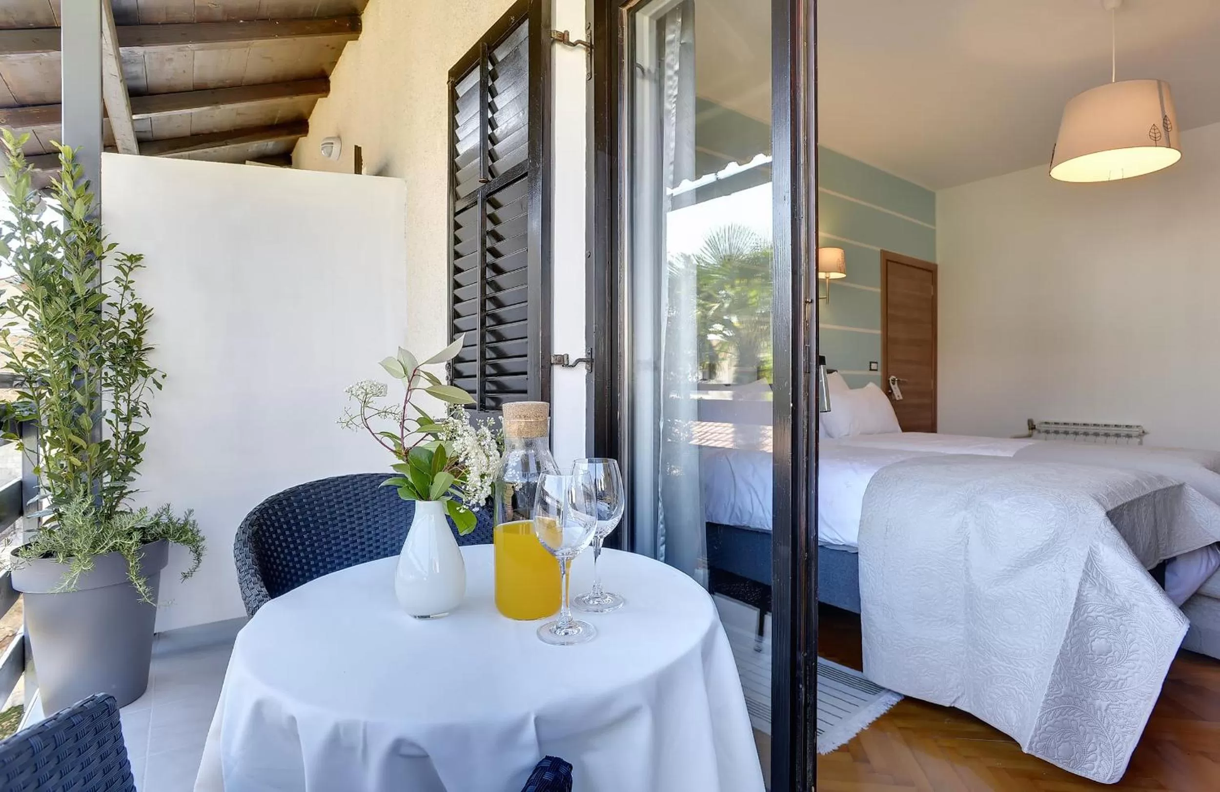 Balcony/Terrace, Bed in Villa B&B Marina & Parking Free